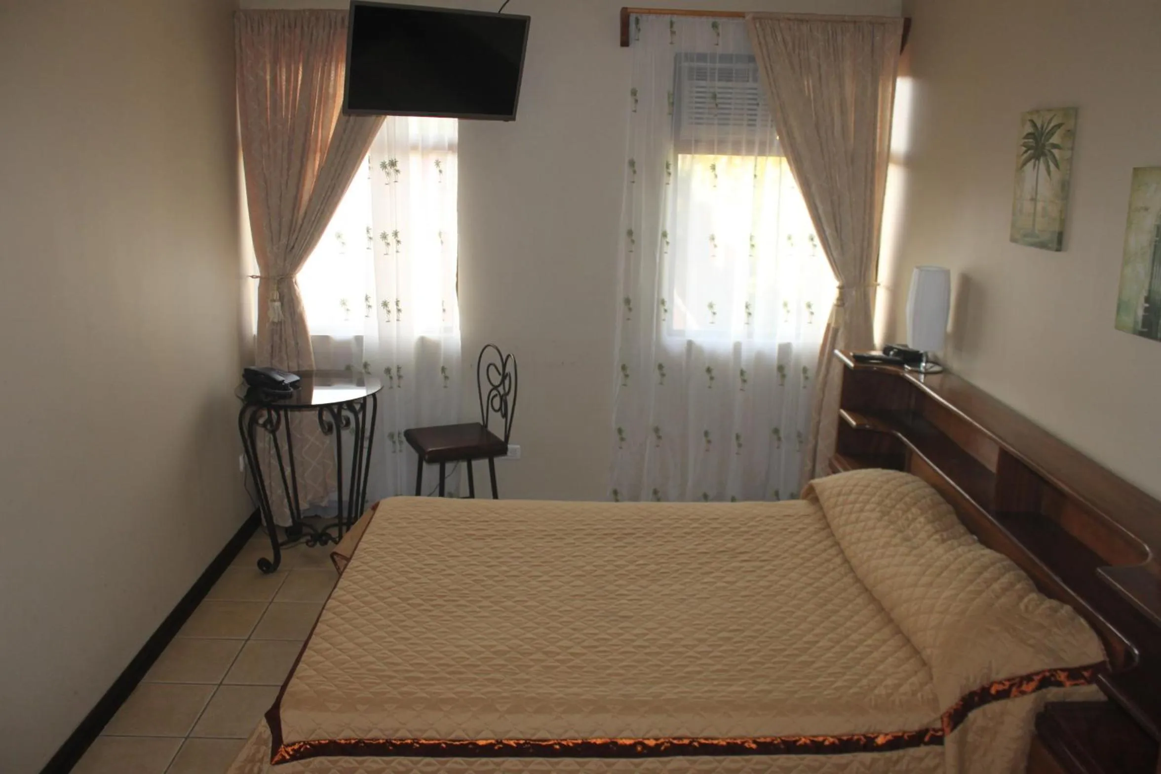 Bedroom, Bed in Hotel Santa Maria Inn