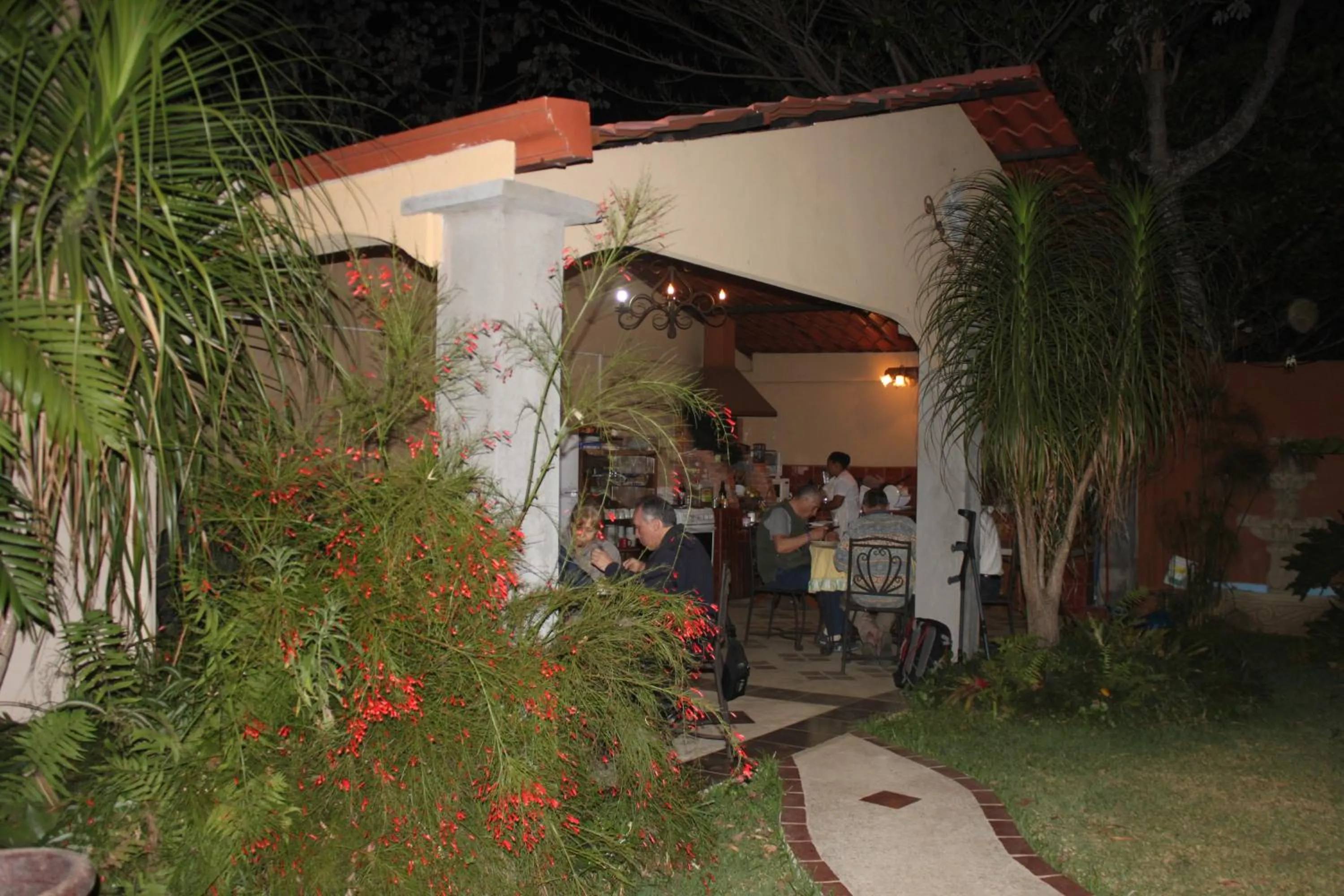 Restaurant/places to eat in Hotel Santa Maria Inn