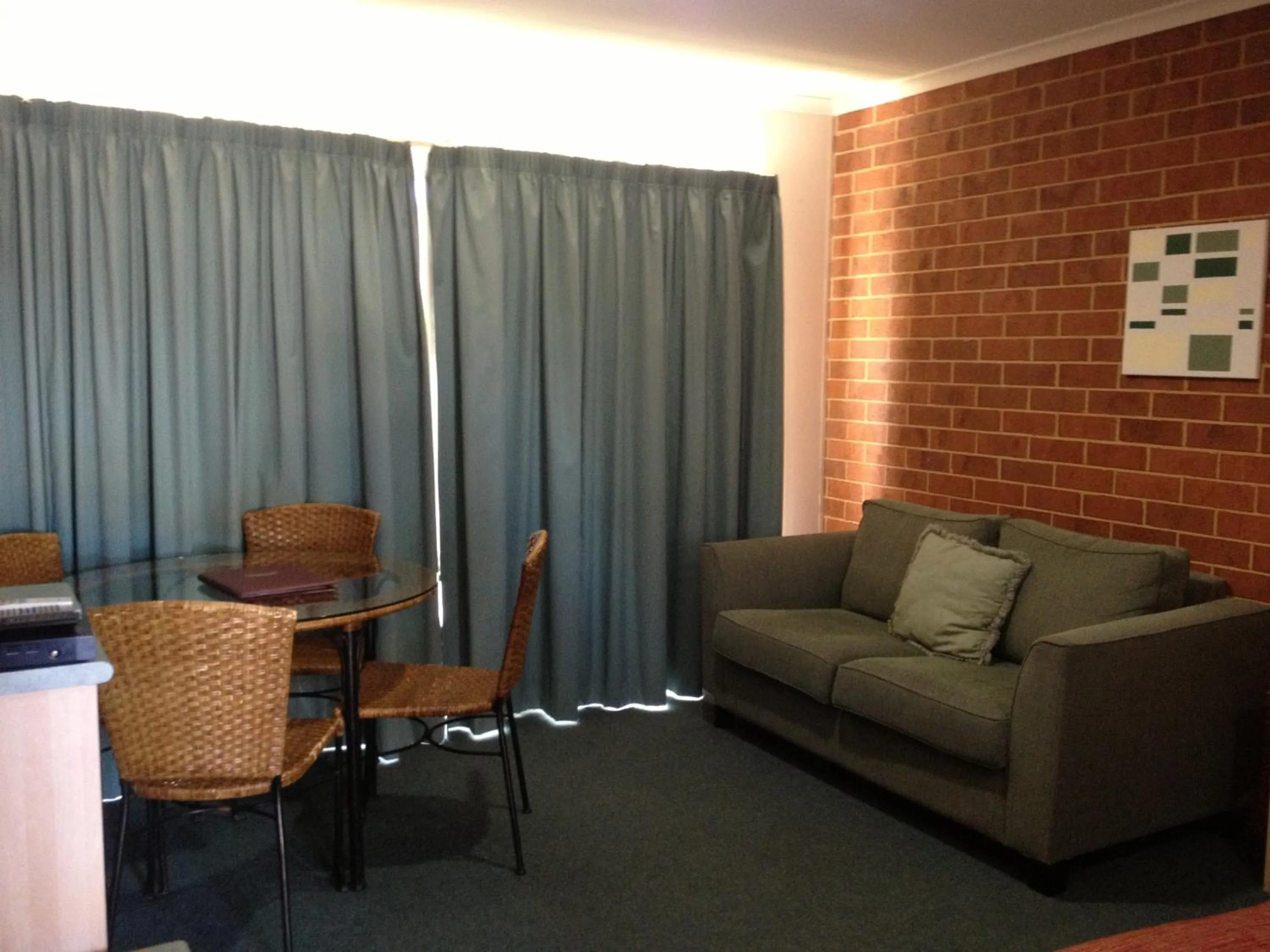 Seating area in Rose Garden Motel