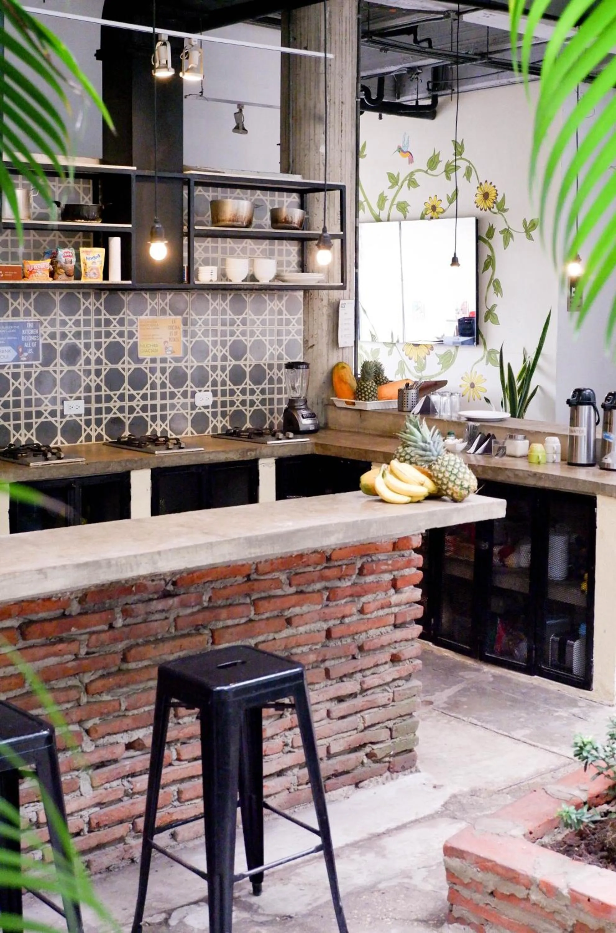 kitchen in Santuario Getsemani Hostel