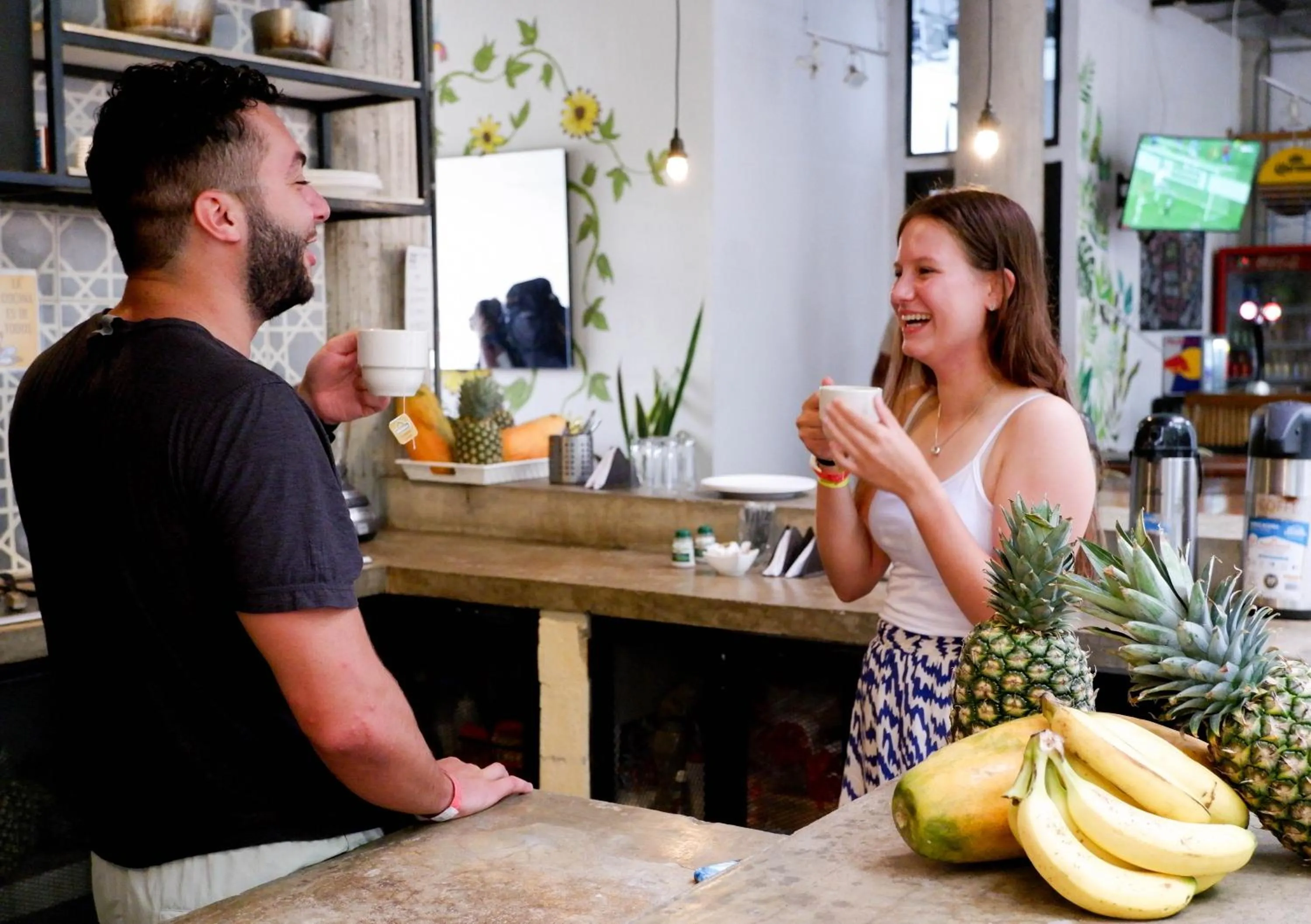Communal lounge/ TV room in Santuario Getsemani Hostel