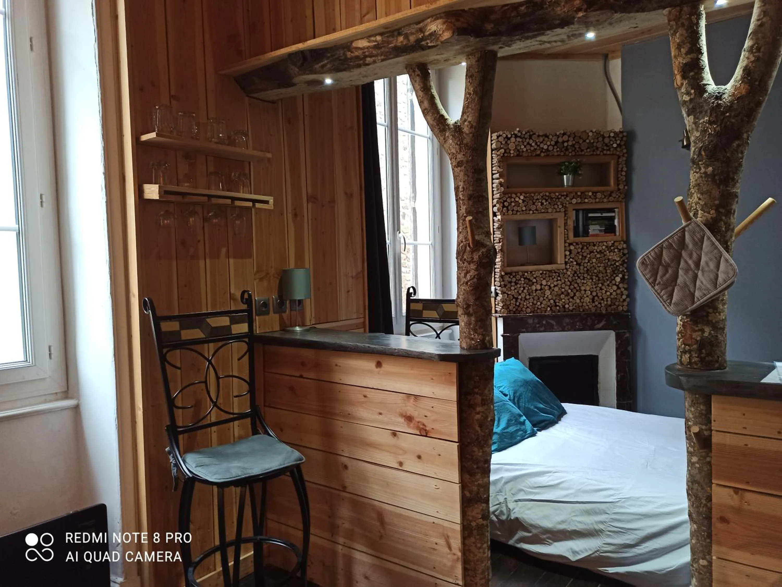 Kitchen or kitchenette in CABANE à DRINE