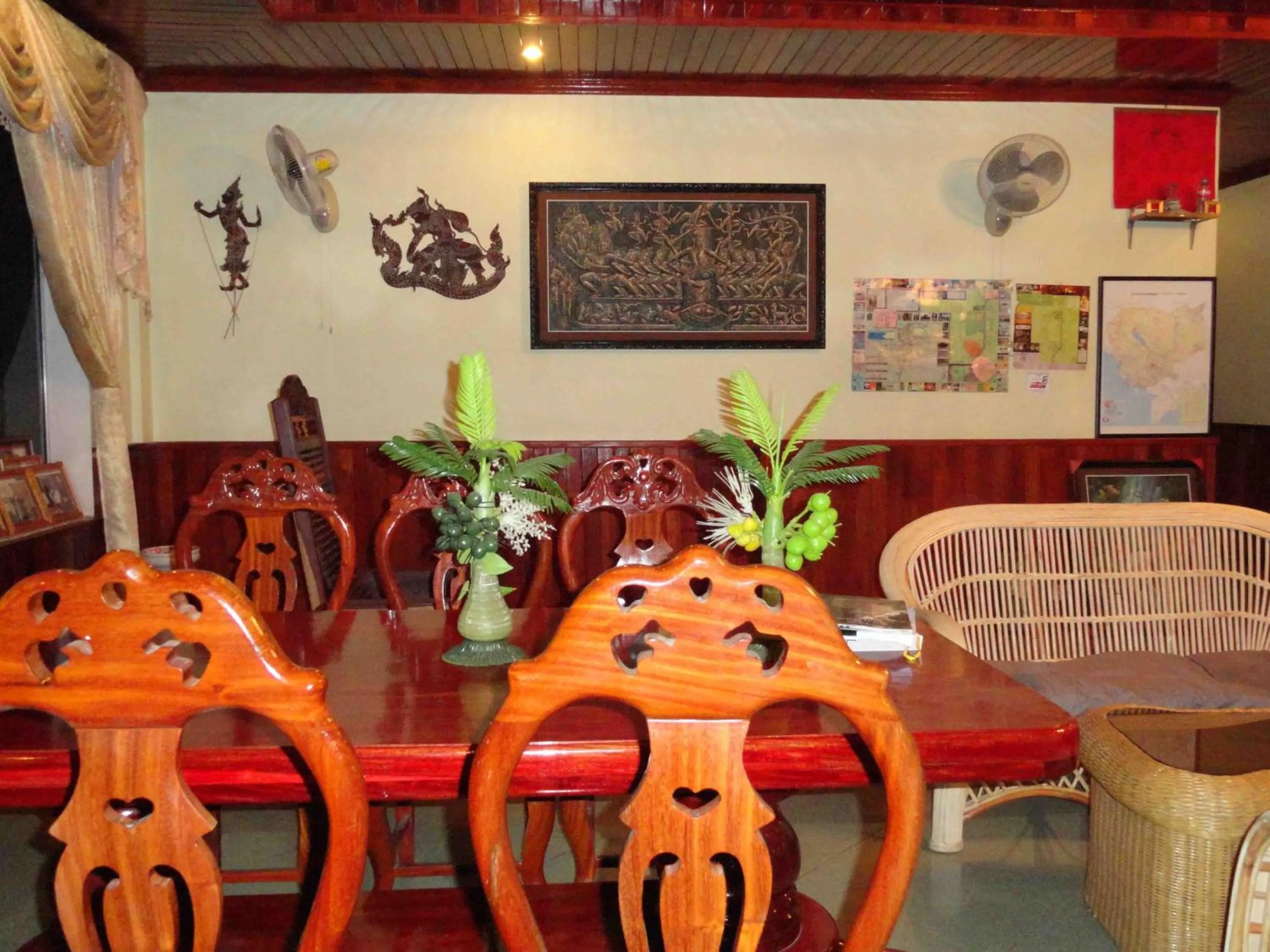 Restaurant/places to eat in Green Park Village Guesthouse