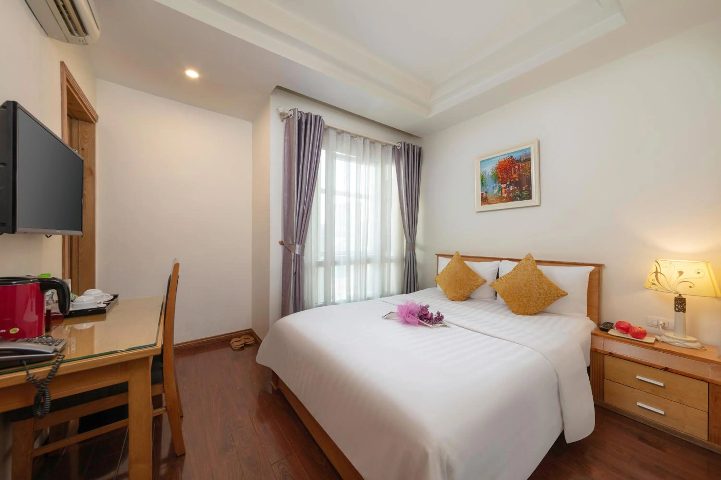 Photo of the whole room in Skygem Boutique Hotel