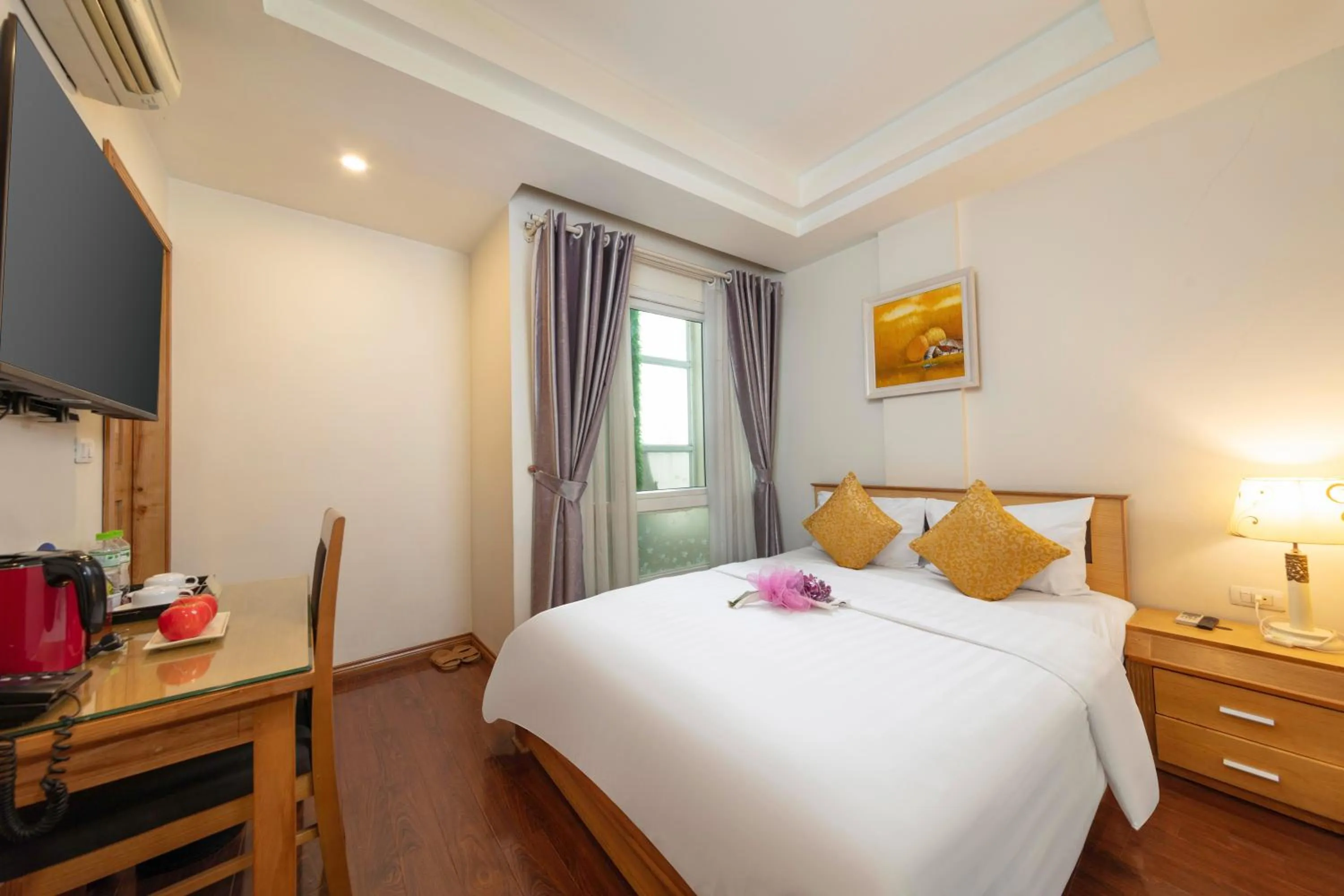 Photo of the whole room in Skygem Boutique Hotel