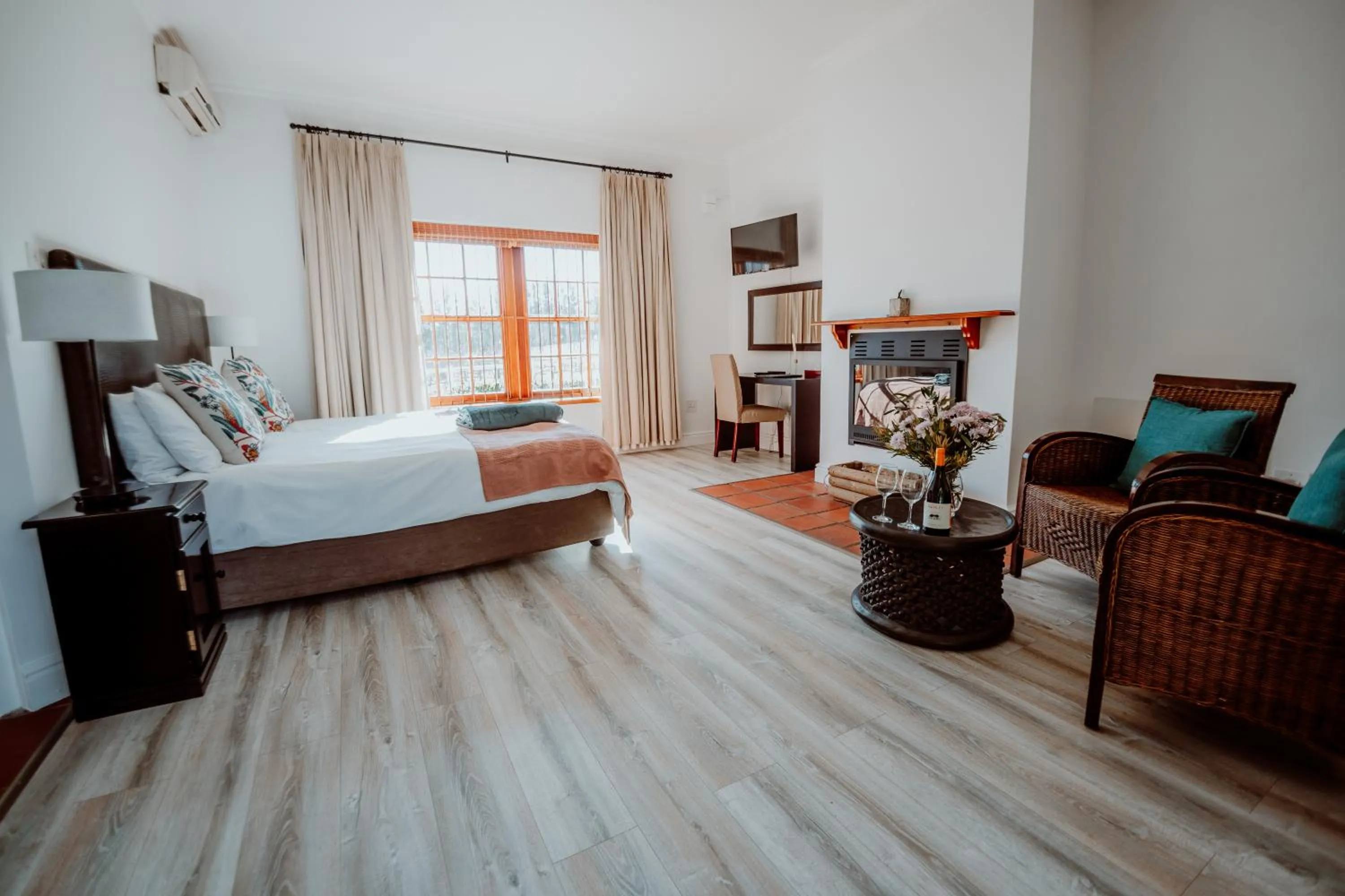 Photo of the whole room, Bed in Manley Wine Estate