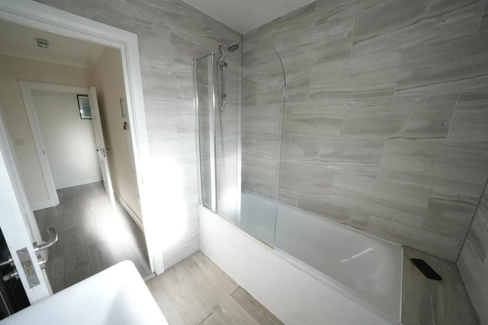 Shower in The Close Airport