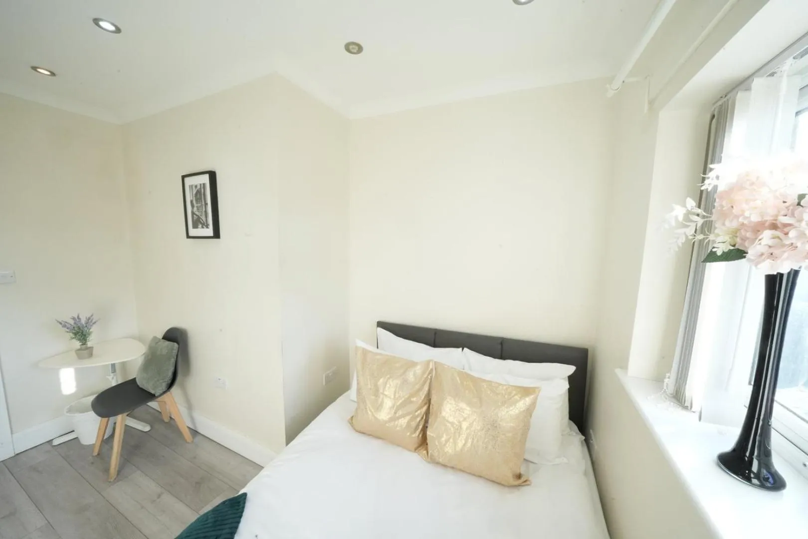 Bed in The Close Airport