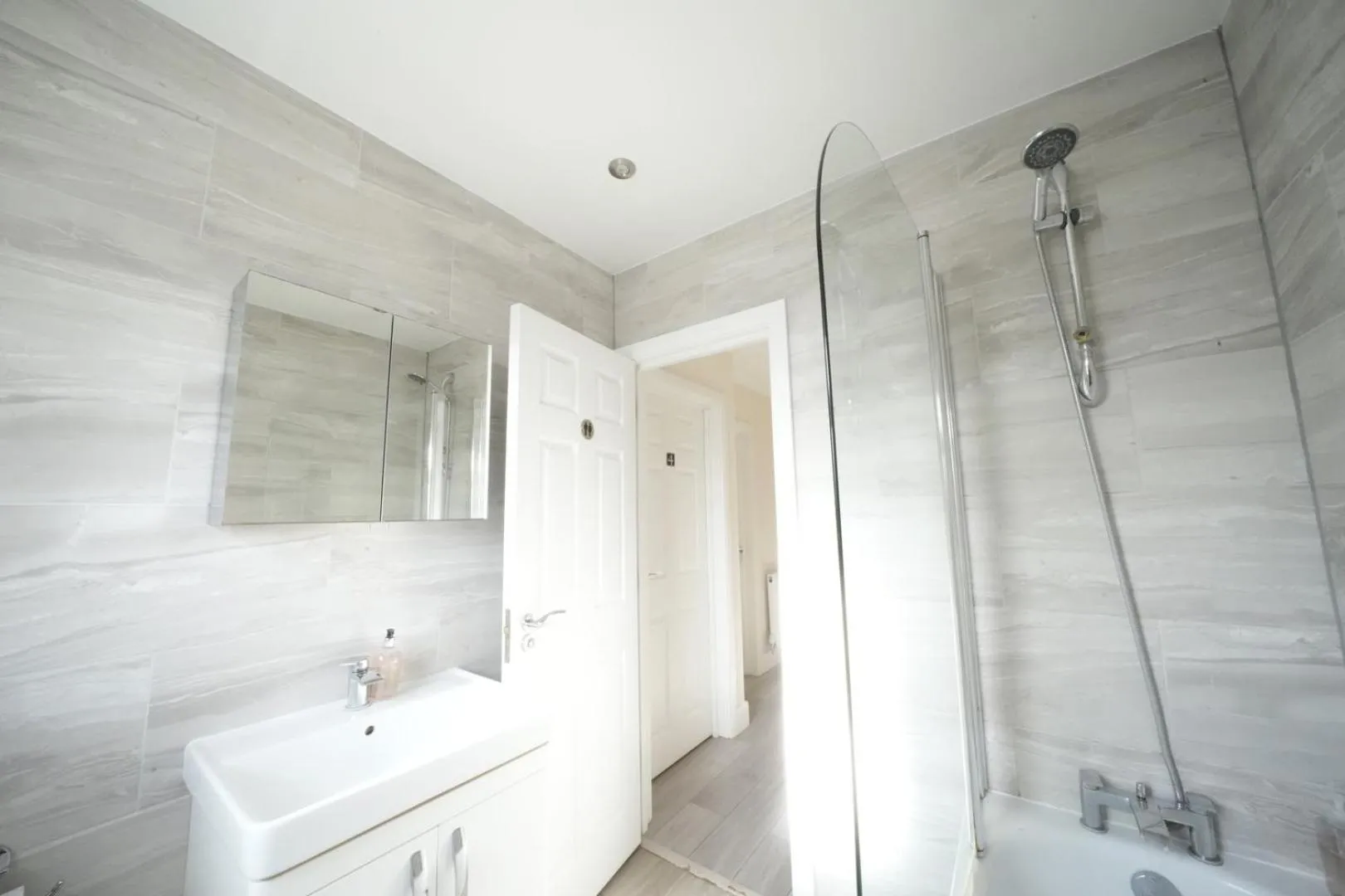 Shower in The Close Airport