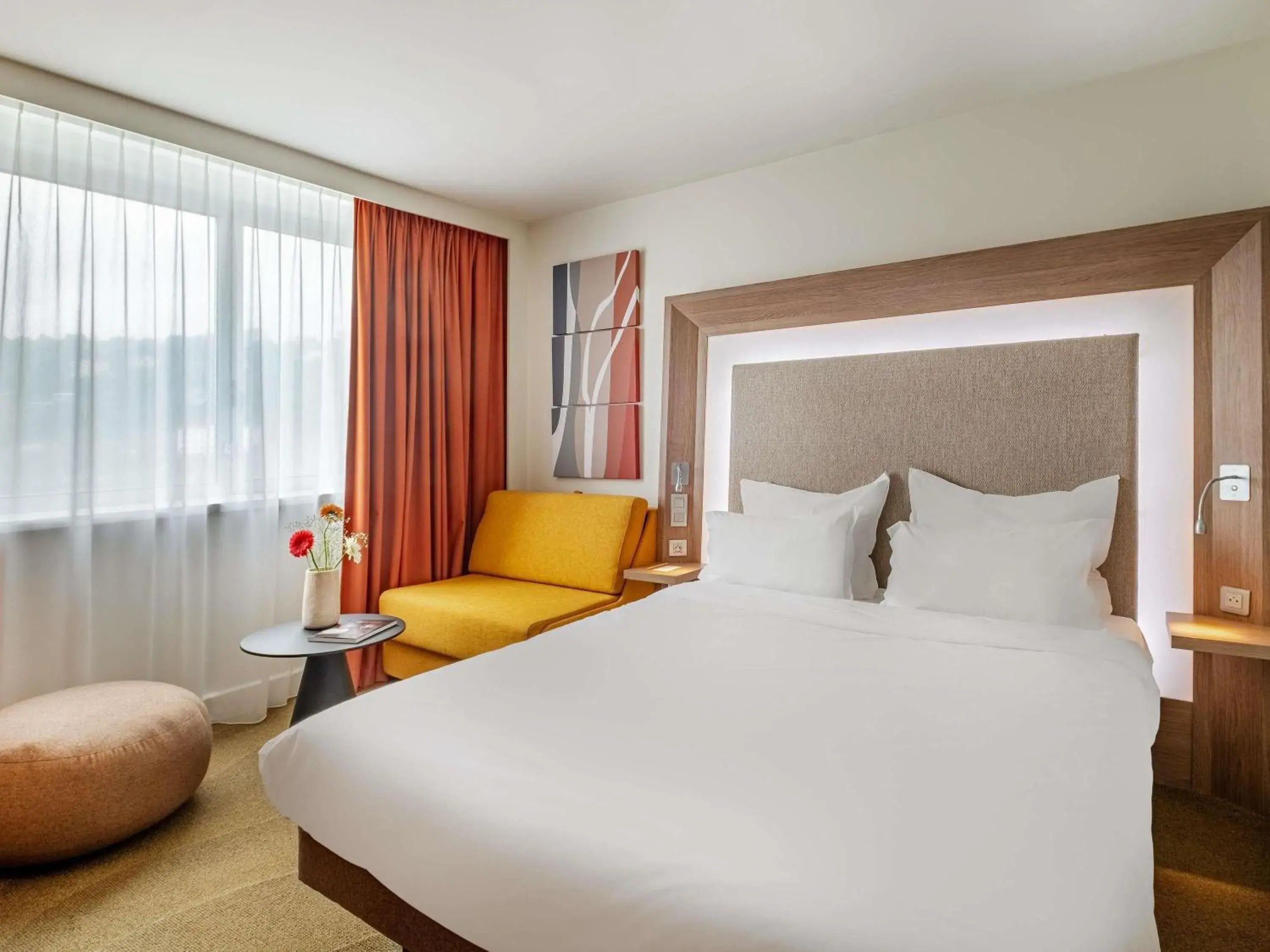 Classic Double Room with Sofa Bed in Novotel Lyon Centre-Confluence Bord de Saone Classic Double Room with Sofa Bed in Novotel Lyon Centre-Confluence Bord de Saone