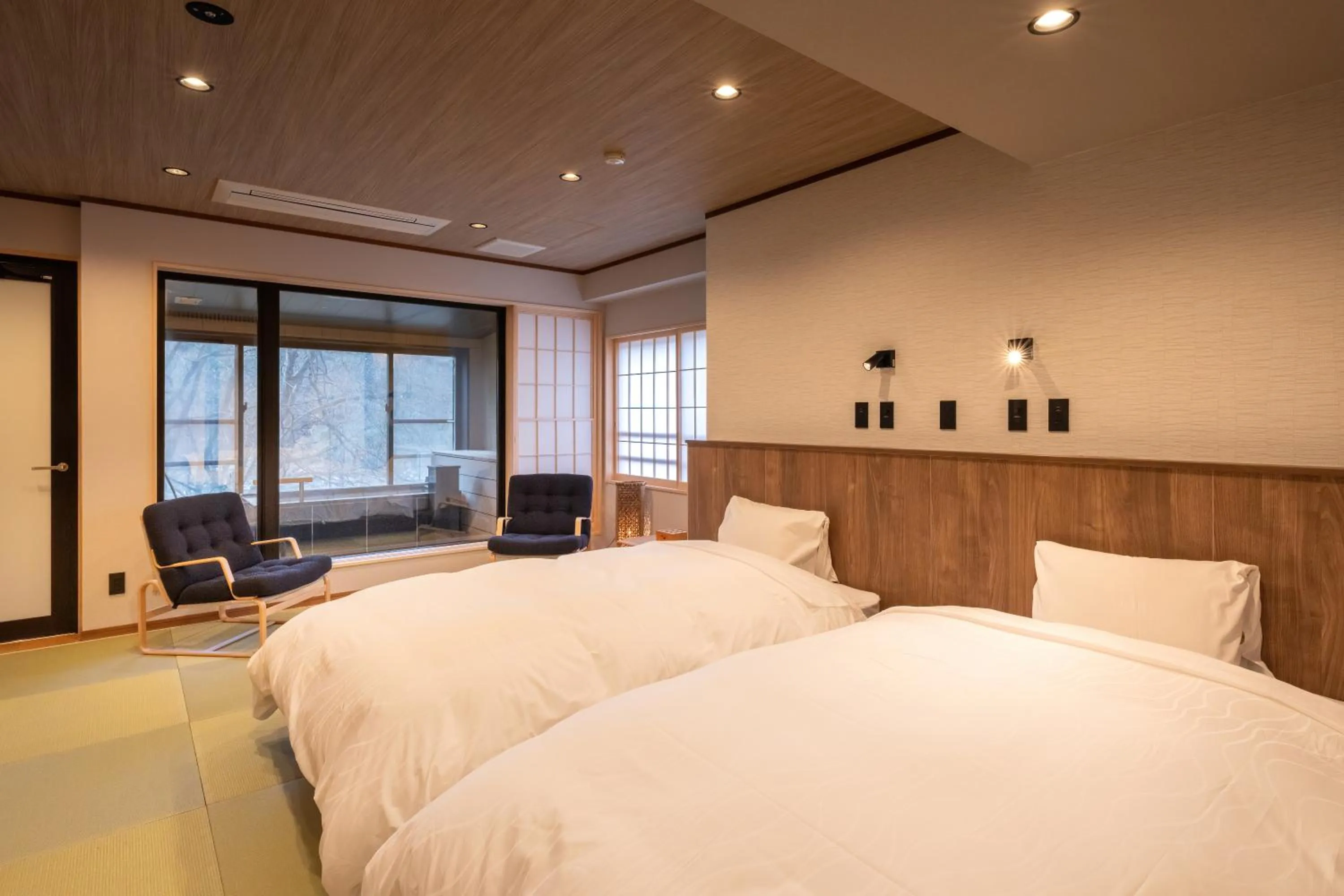 Bedroom, Bed in Senkyo