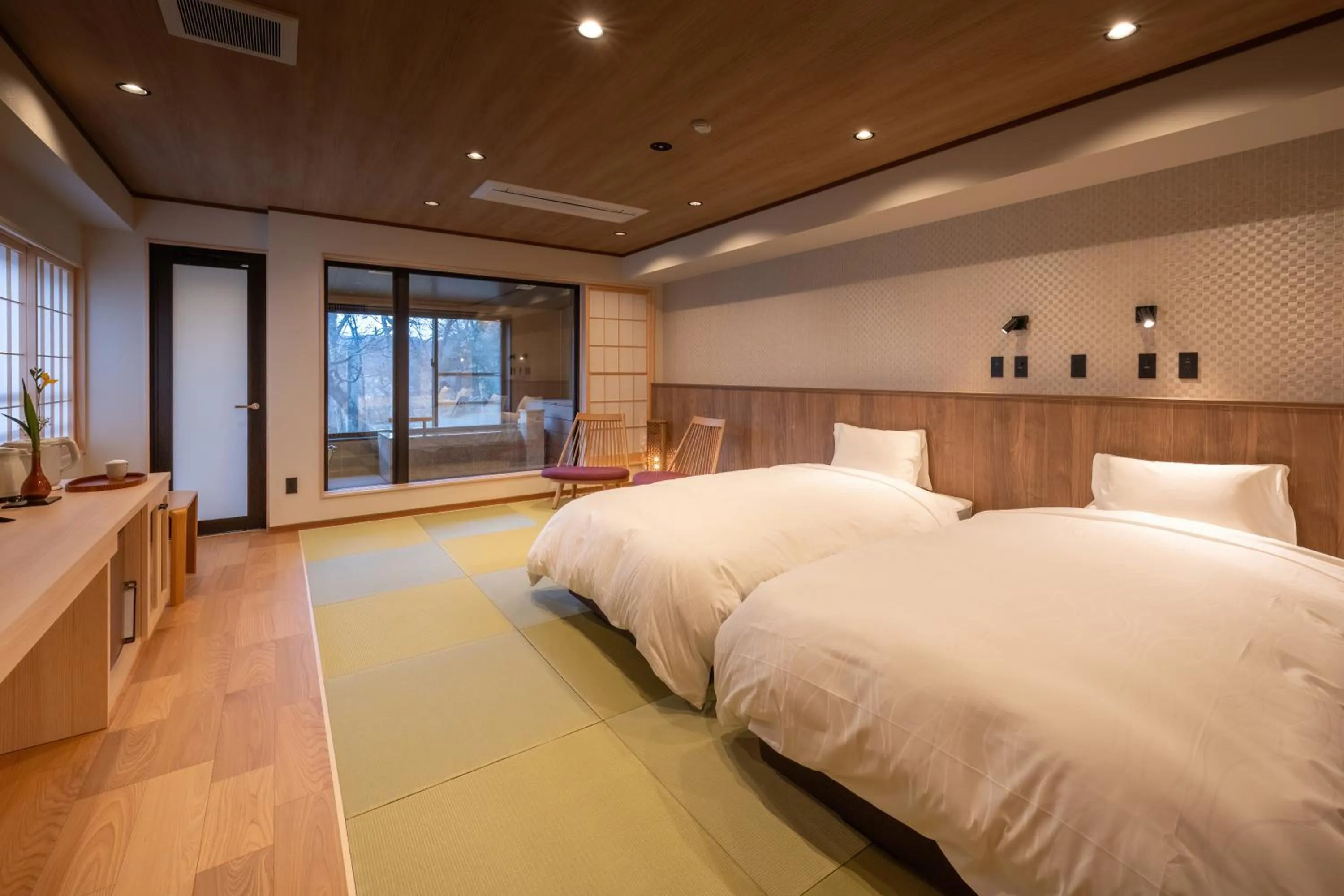 Bedroom, Bed in Senkyo