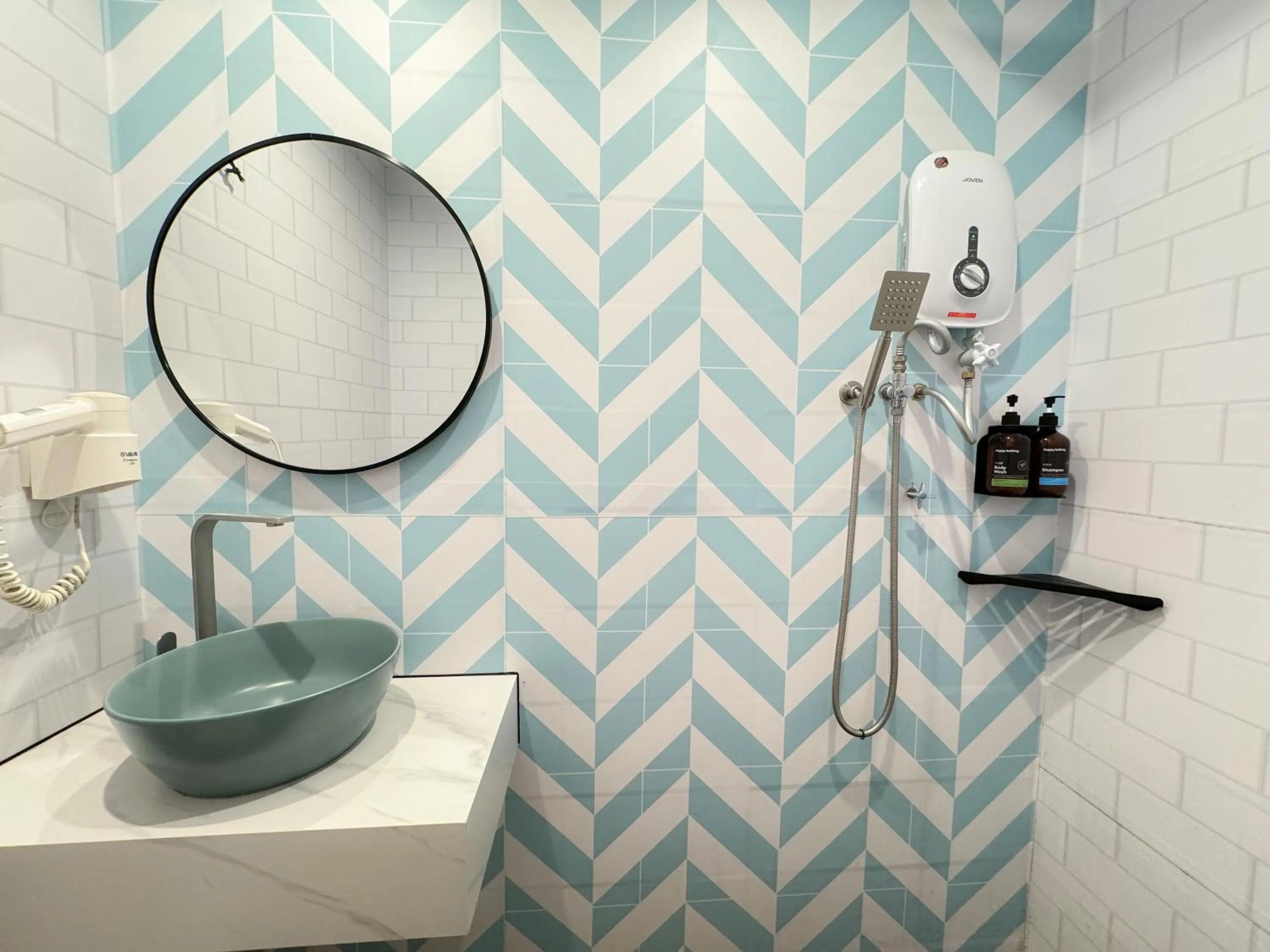 Bathroom in Apple 1 Hotel Queensbay