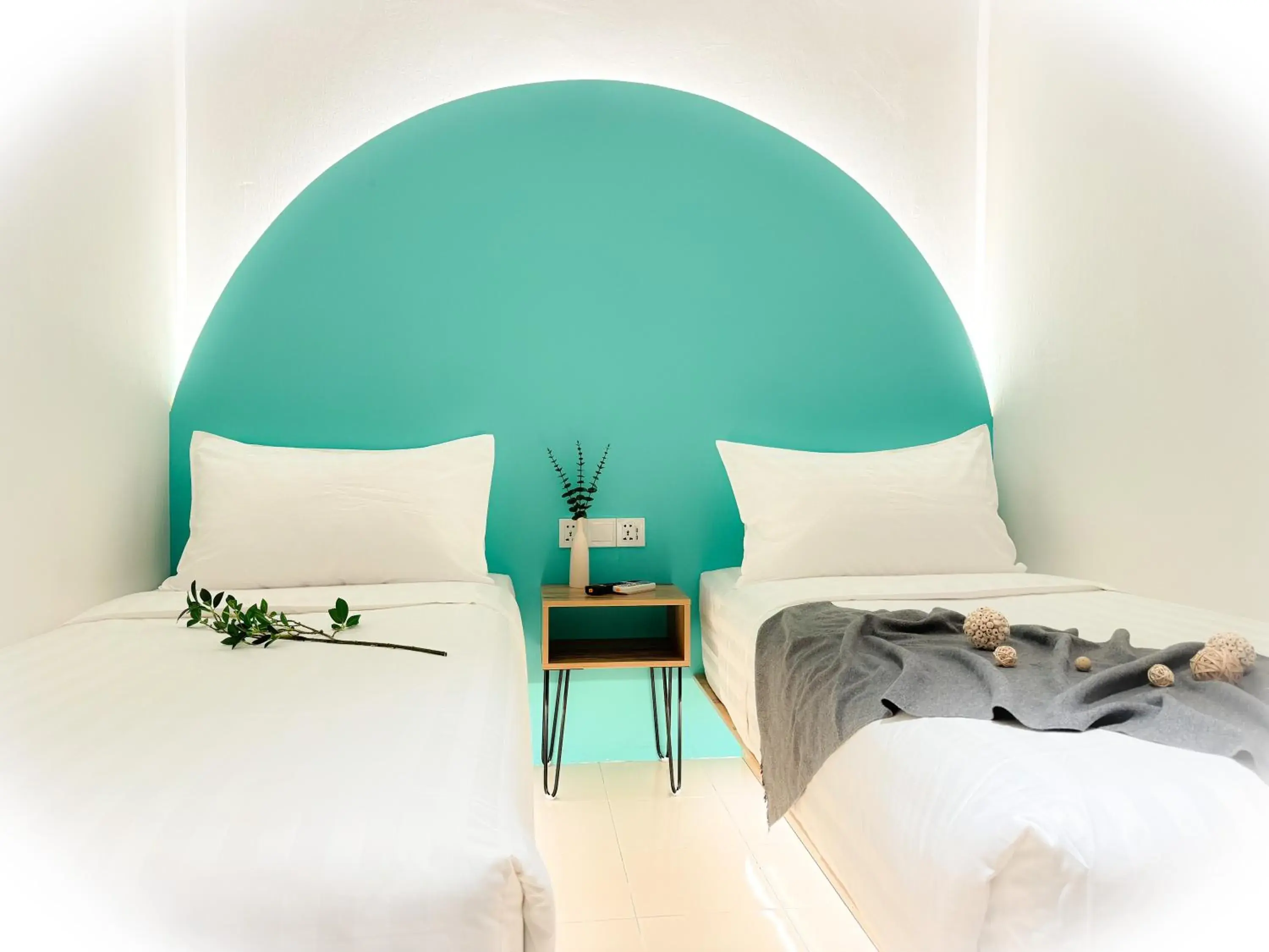 Modern Twin Room in Apple 1 Hotel Queensbay Modern Twin Room in Apple 1 Hotel Queensbay