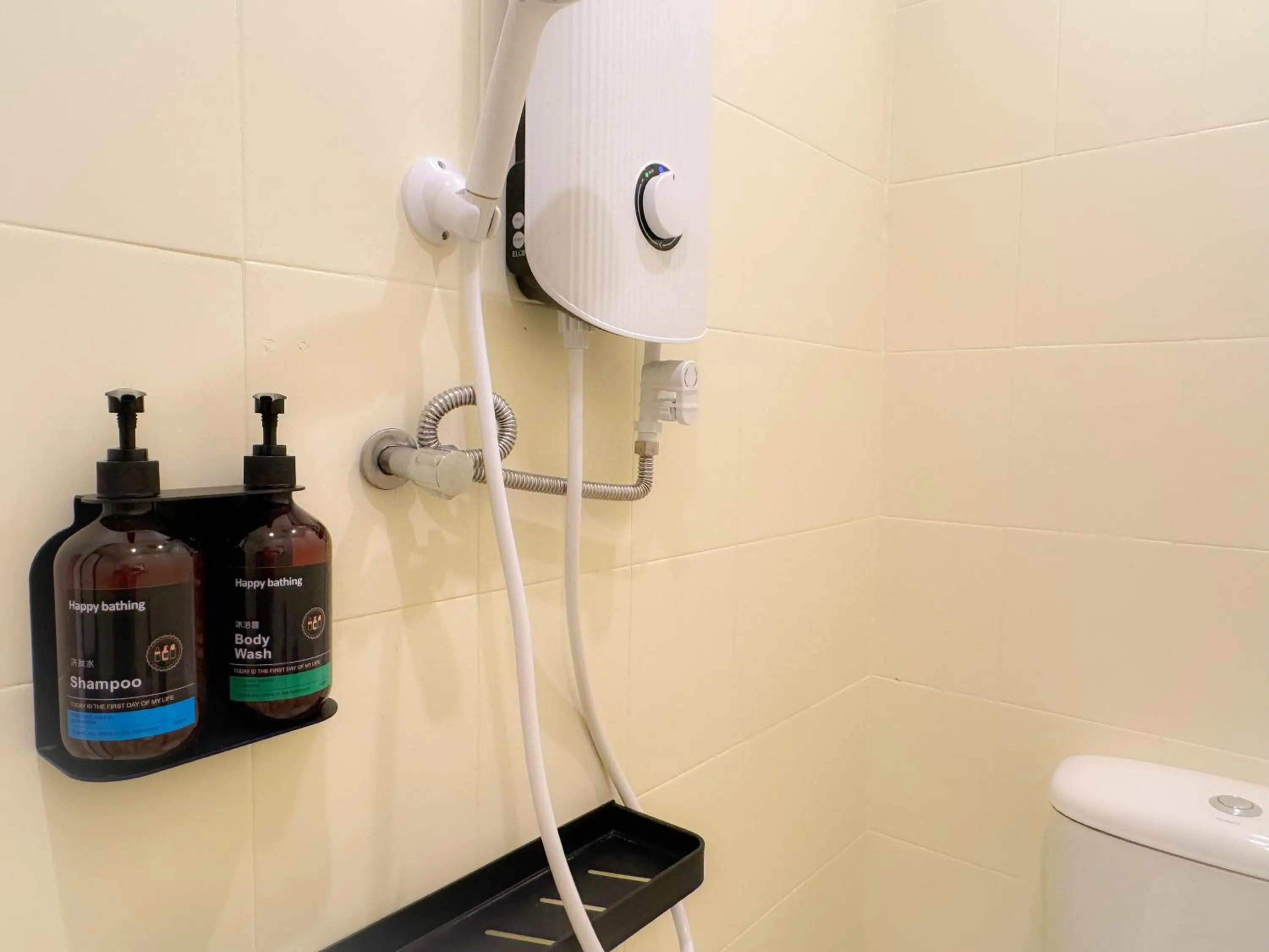 Bathroom in Apple 1 Hotel Queensbay