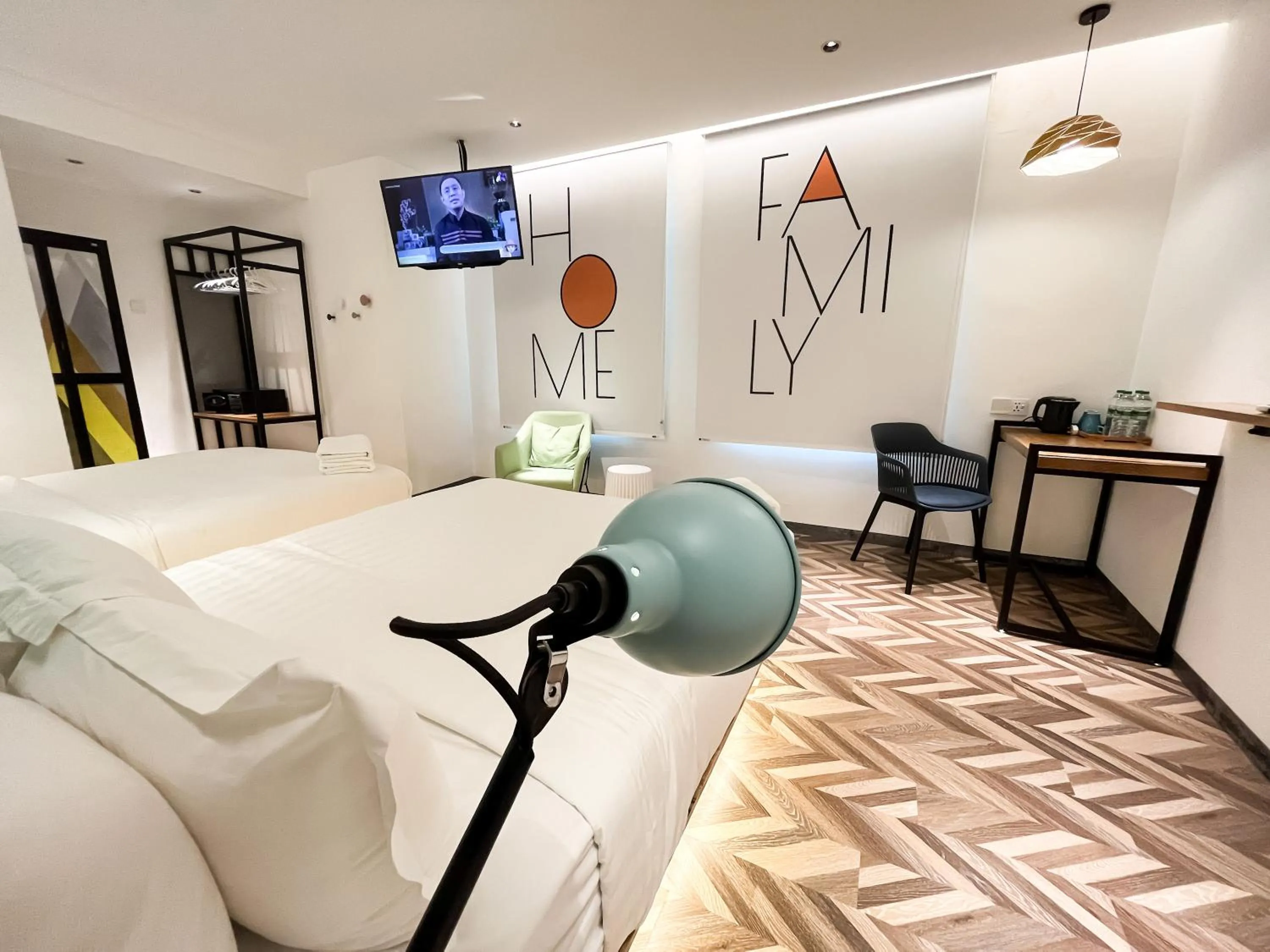 View (from property/room), Bed in Apple 1 Hotel Queensbay