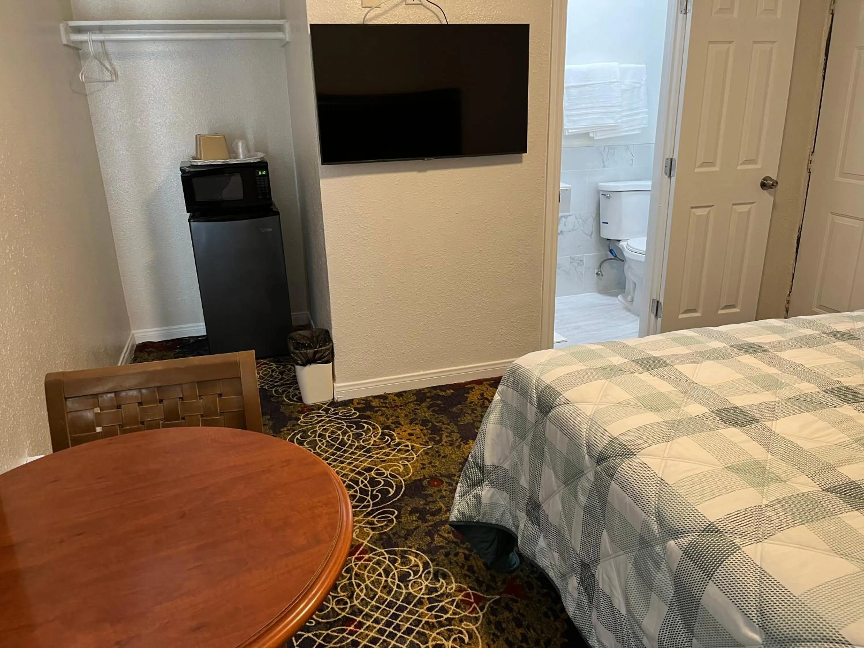 Bed in Griffith Park Motel, in Los Angeles Hollywood Area