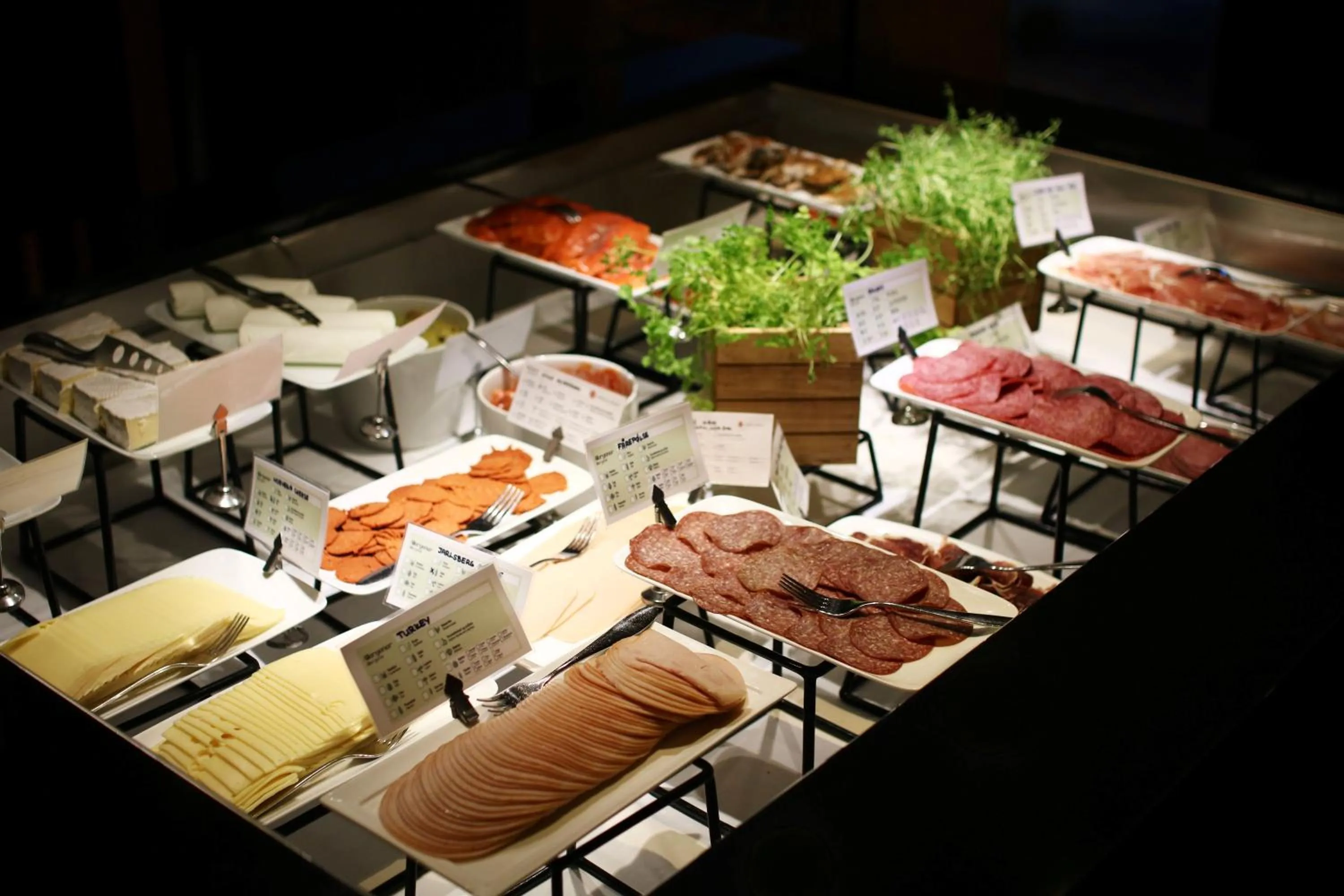 Breakfast in Fretheim Hotel