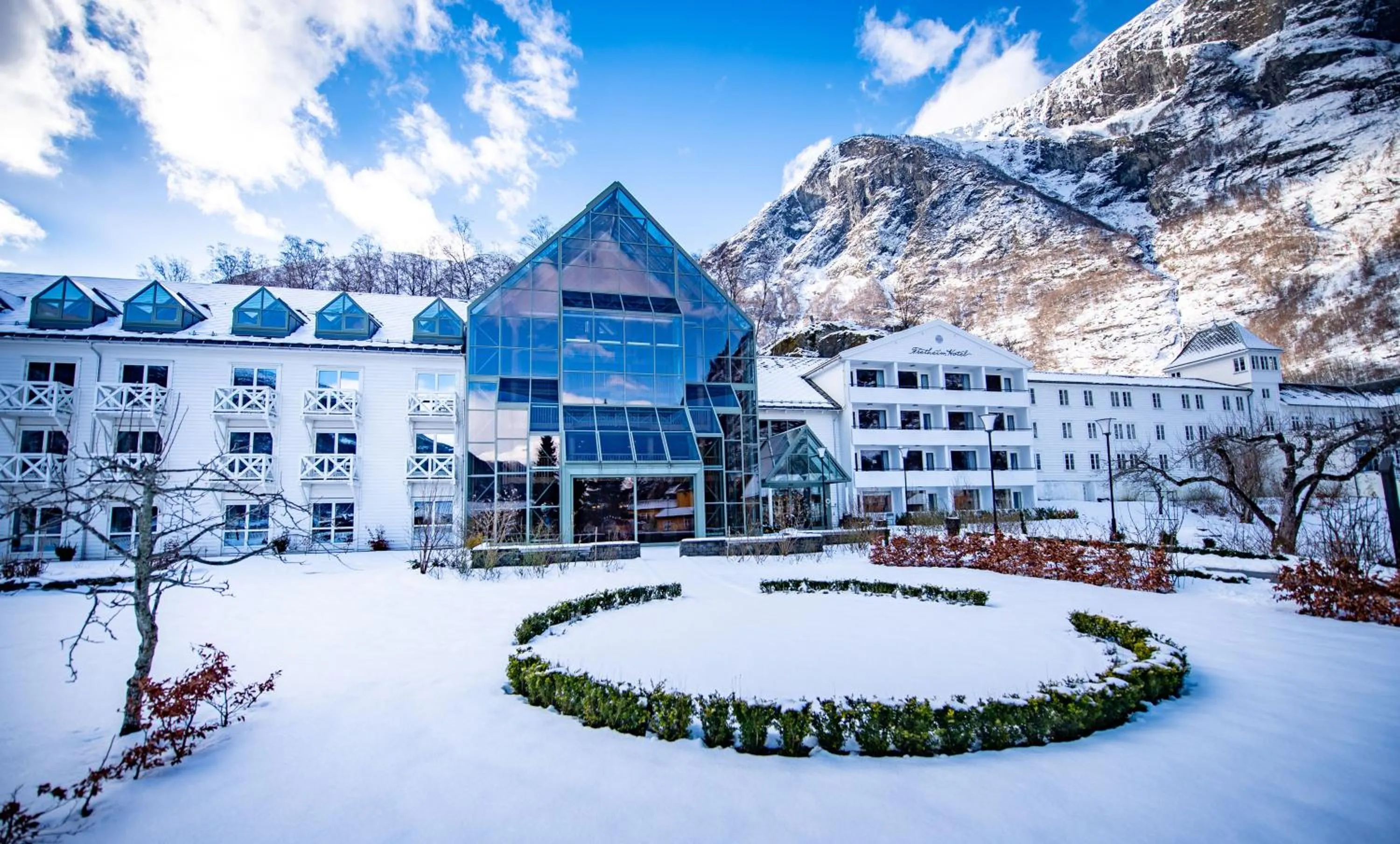 Property building in Fretheim Hotel