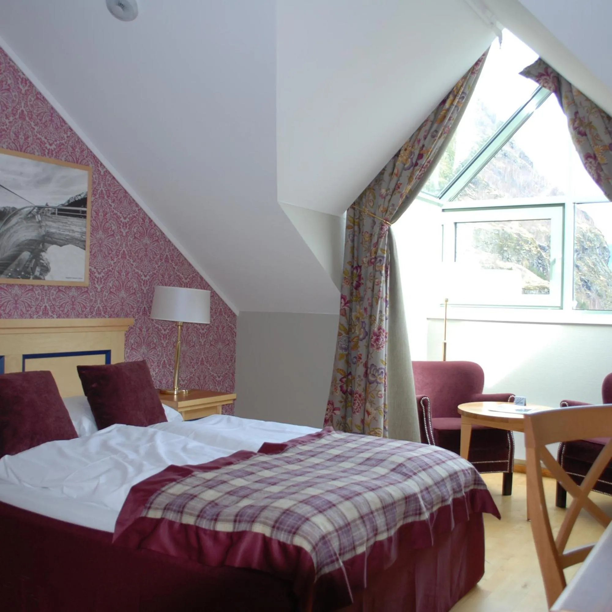 Bed in Fretheim Hotel