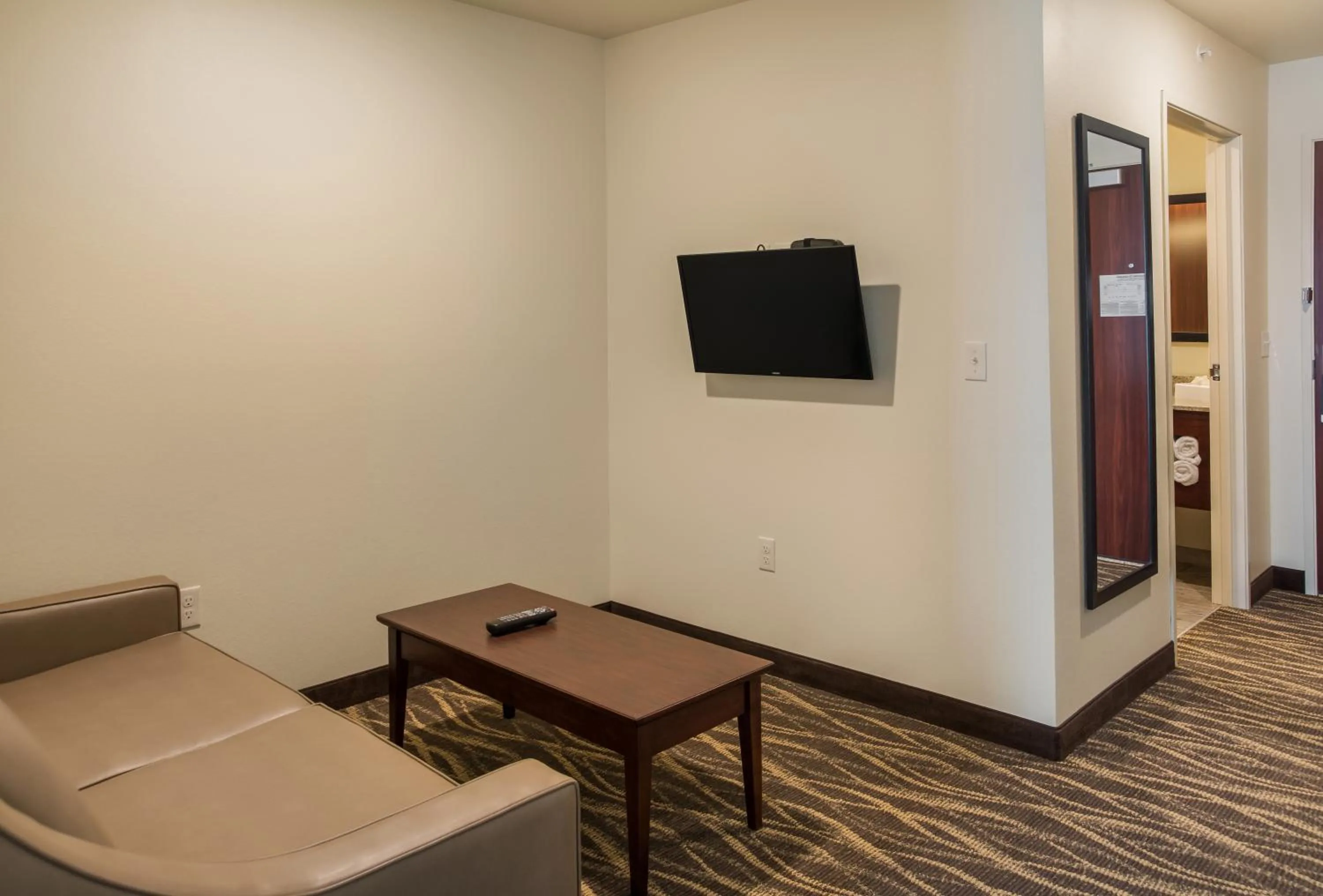 TV and multimedia in Cobblestone Inn and Suites - Ashland