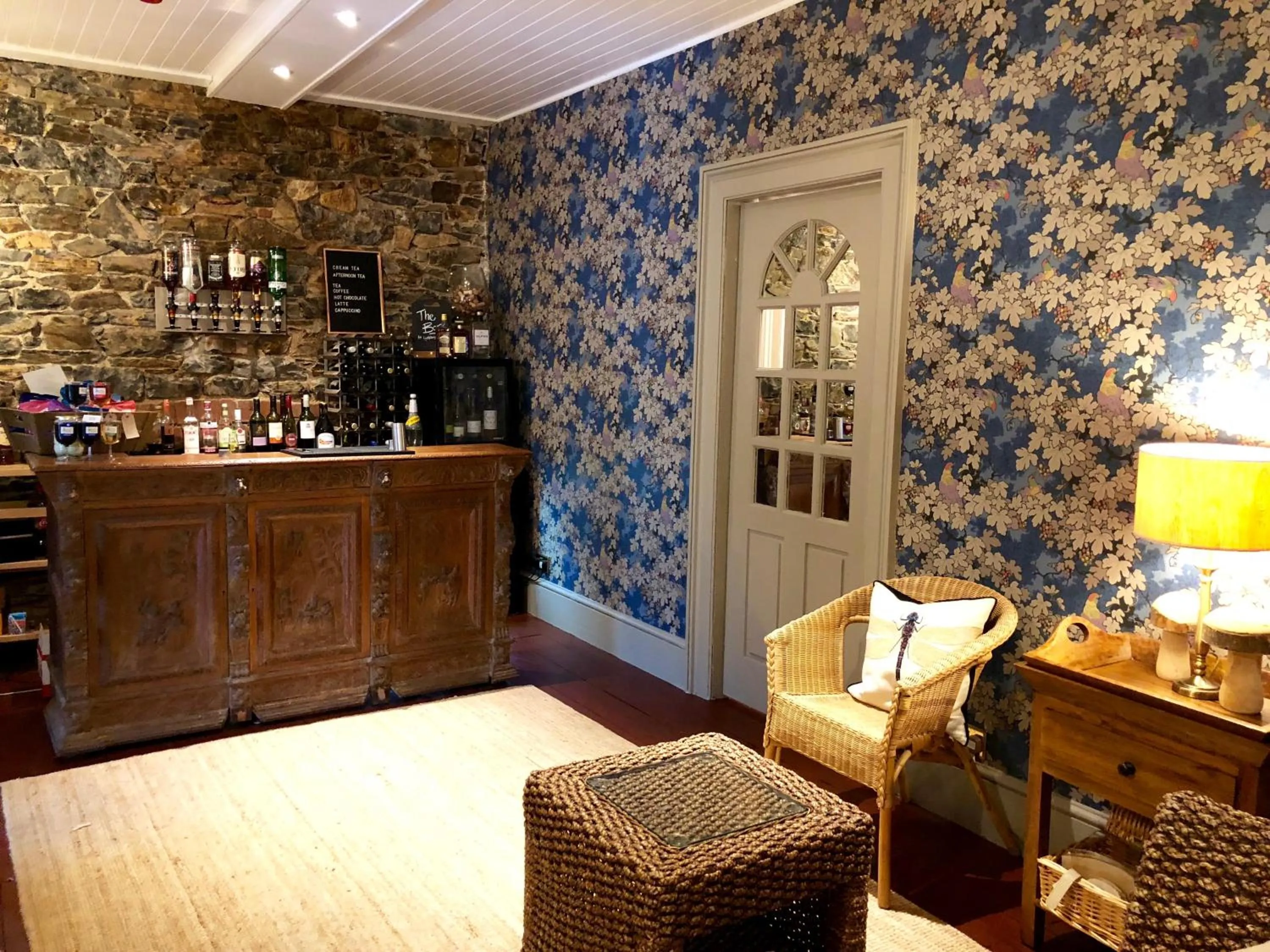 Lounge or bar in Lydford House
