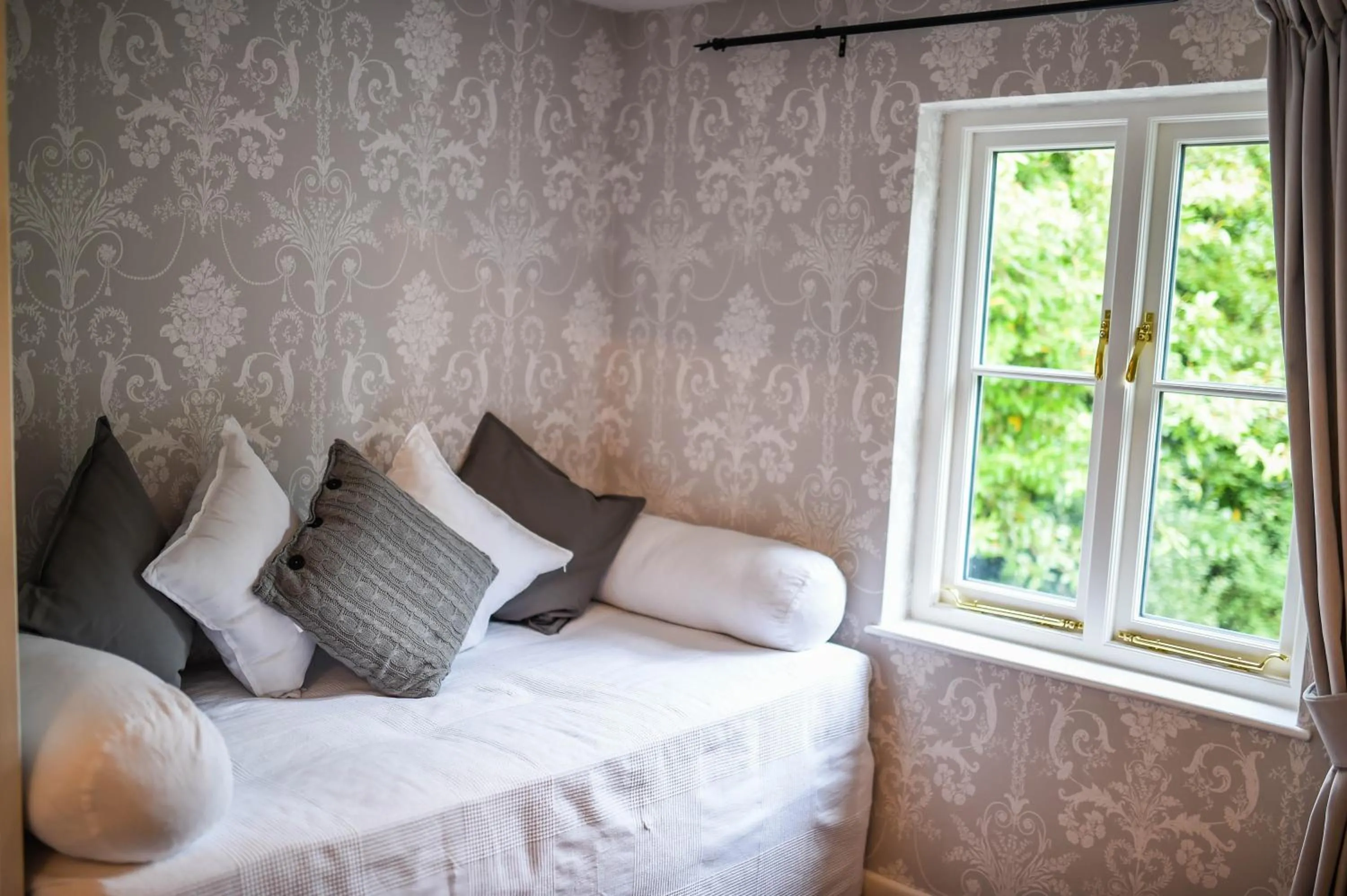 Seating area, Bed in Lydford House