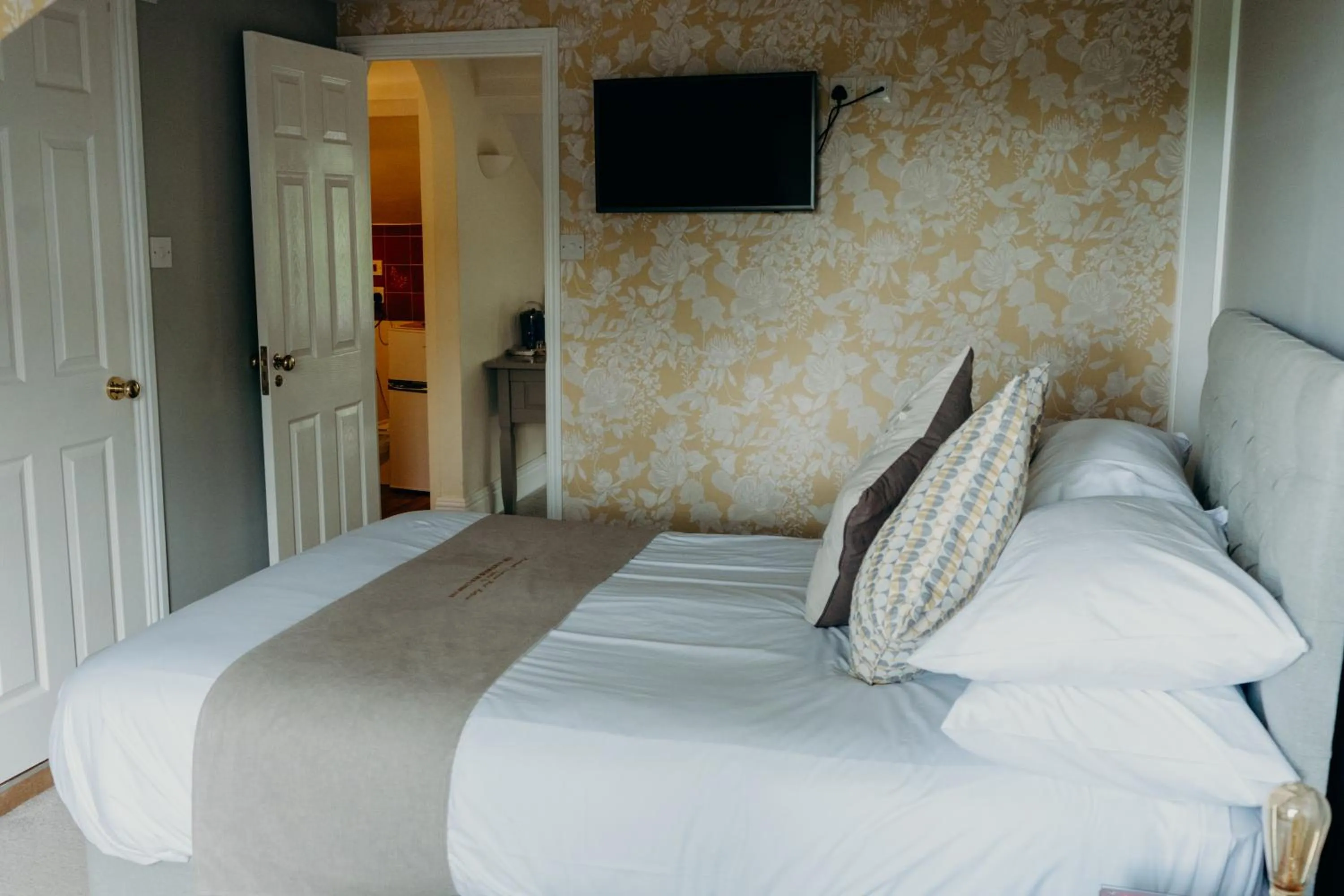 Bedroom, Bed in Lydford House