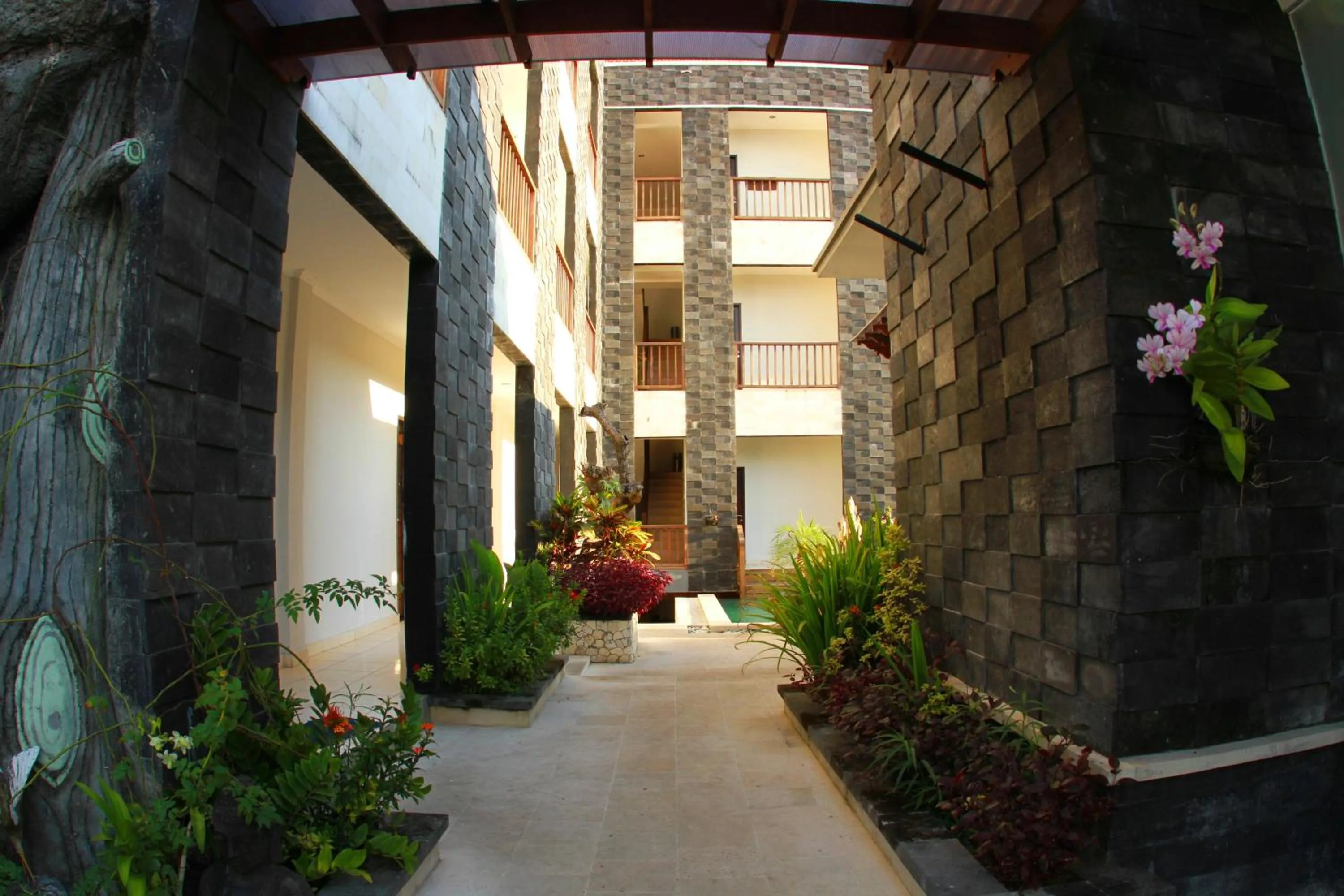 Area and facilities in Mamo Hotel Uluwatu