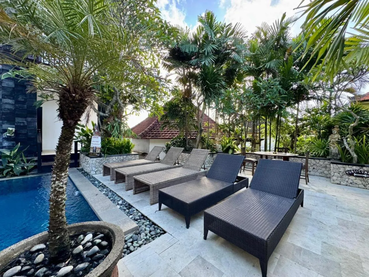 Swimming pool in Mamo Hotel Uluwatu