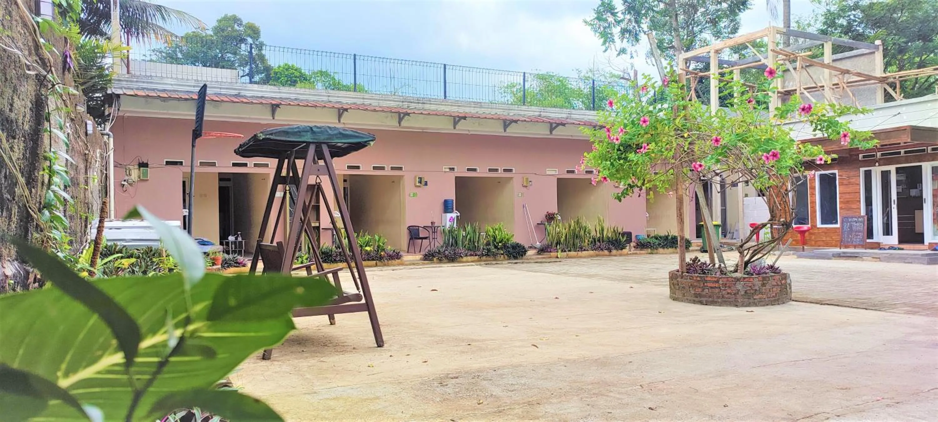 Property building in Bakom Inn Syariah