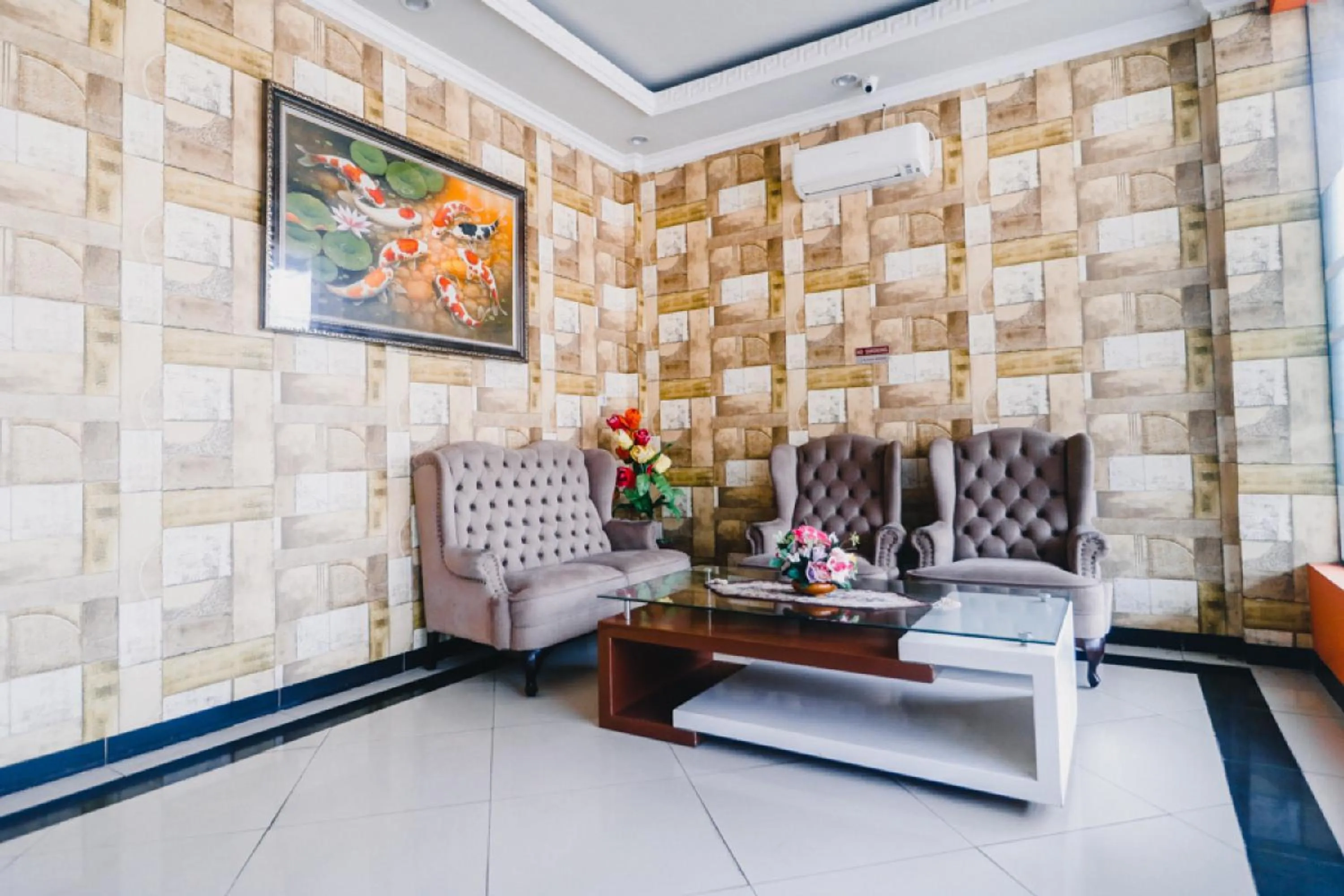 RedDoorz Plus at Grand City Inn Makassar