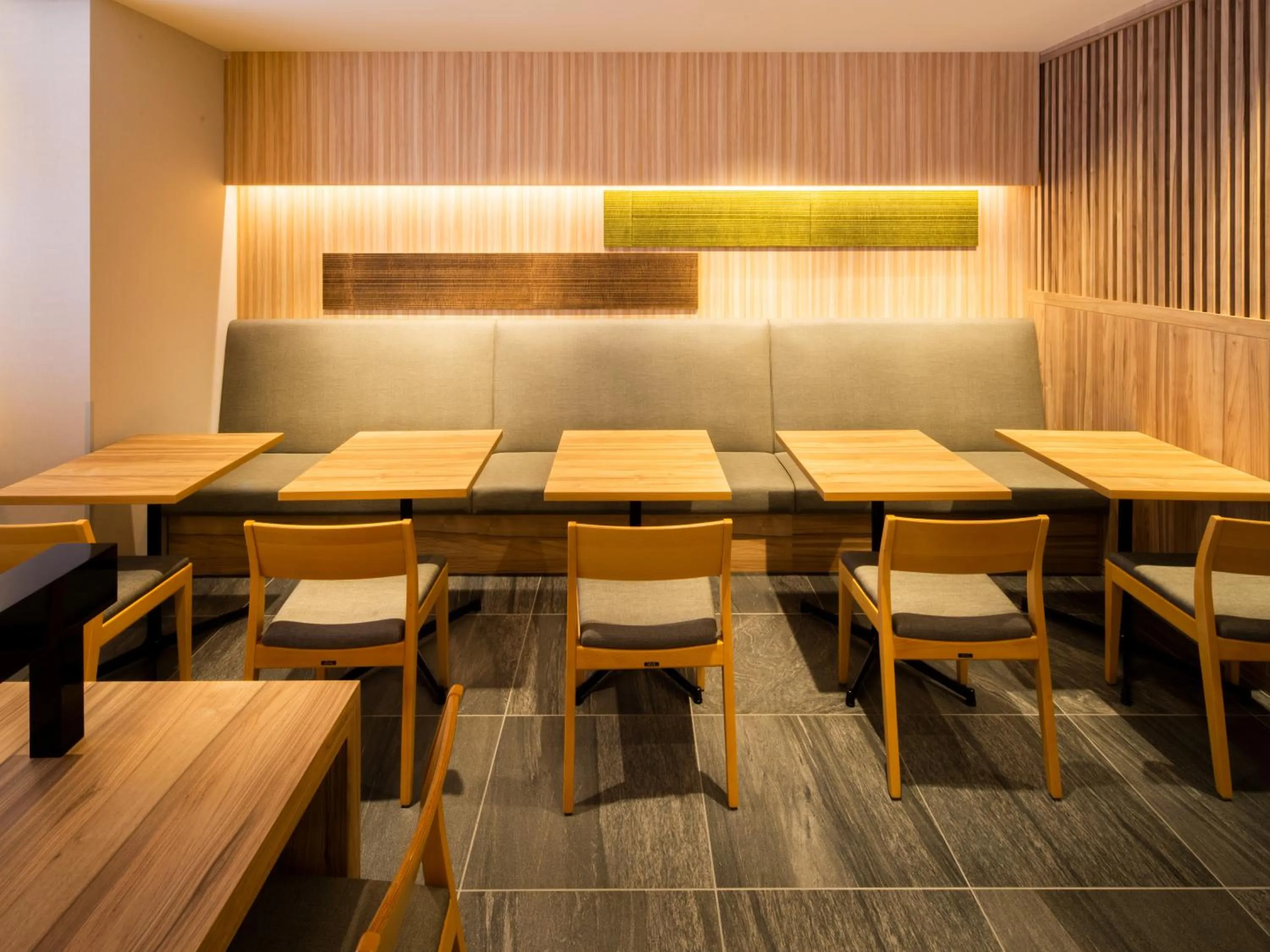 Restaurant/places to eat in Super Hotel Tokyo Shiba