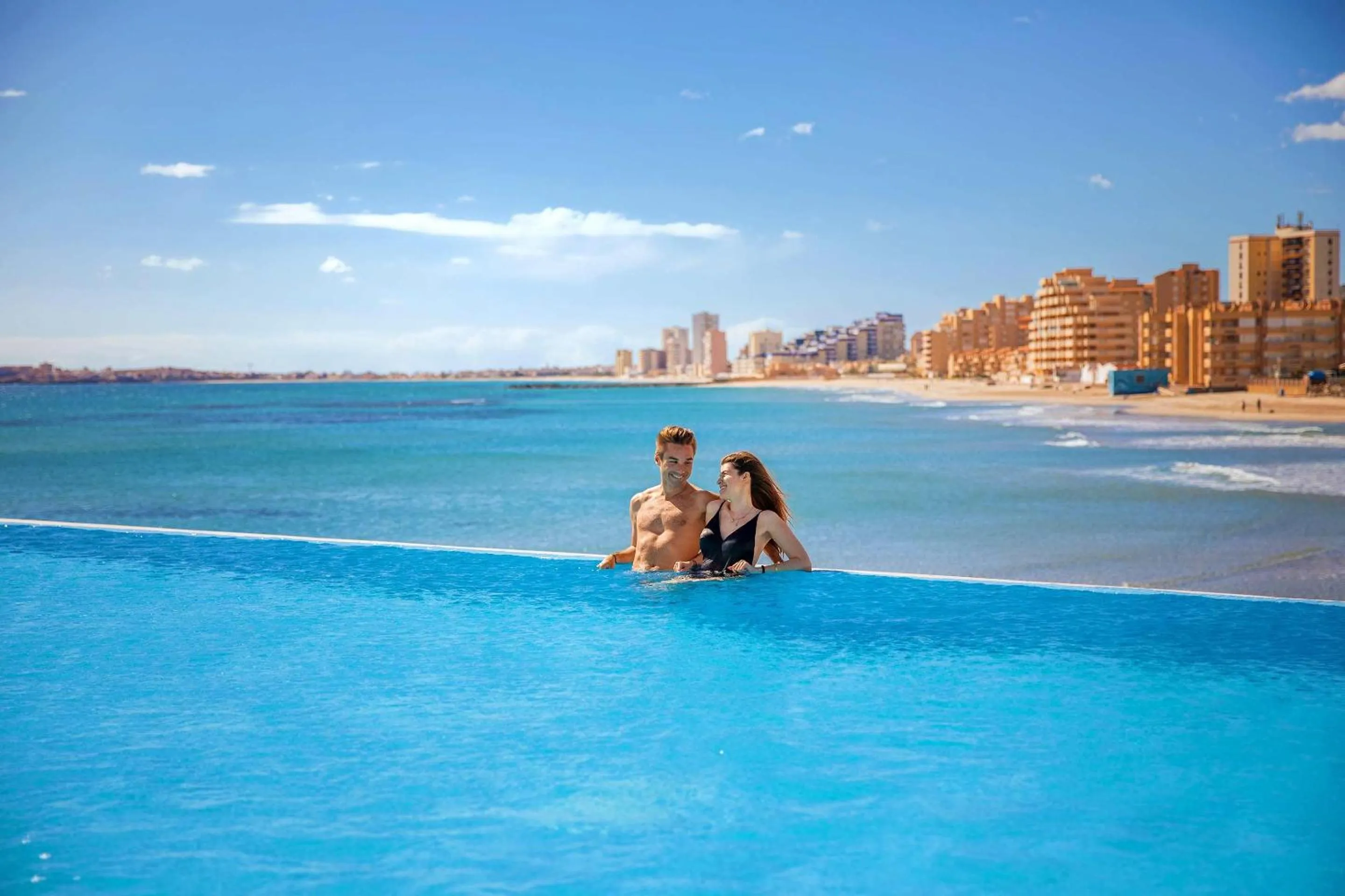 Swimming pool in Hotel Servigroup Galua