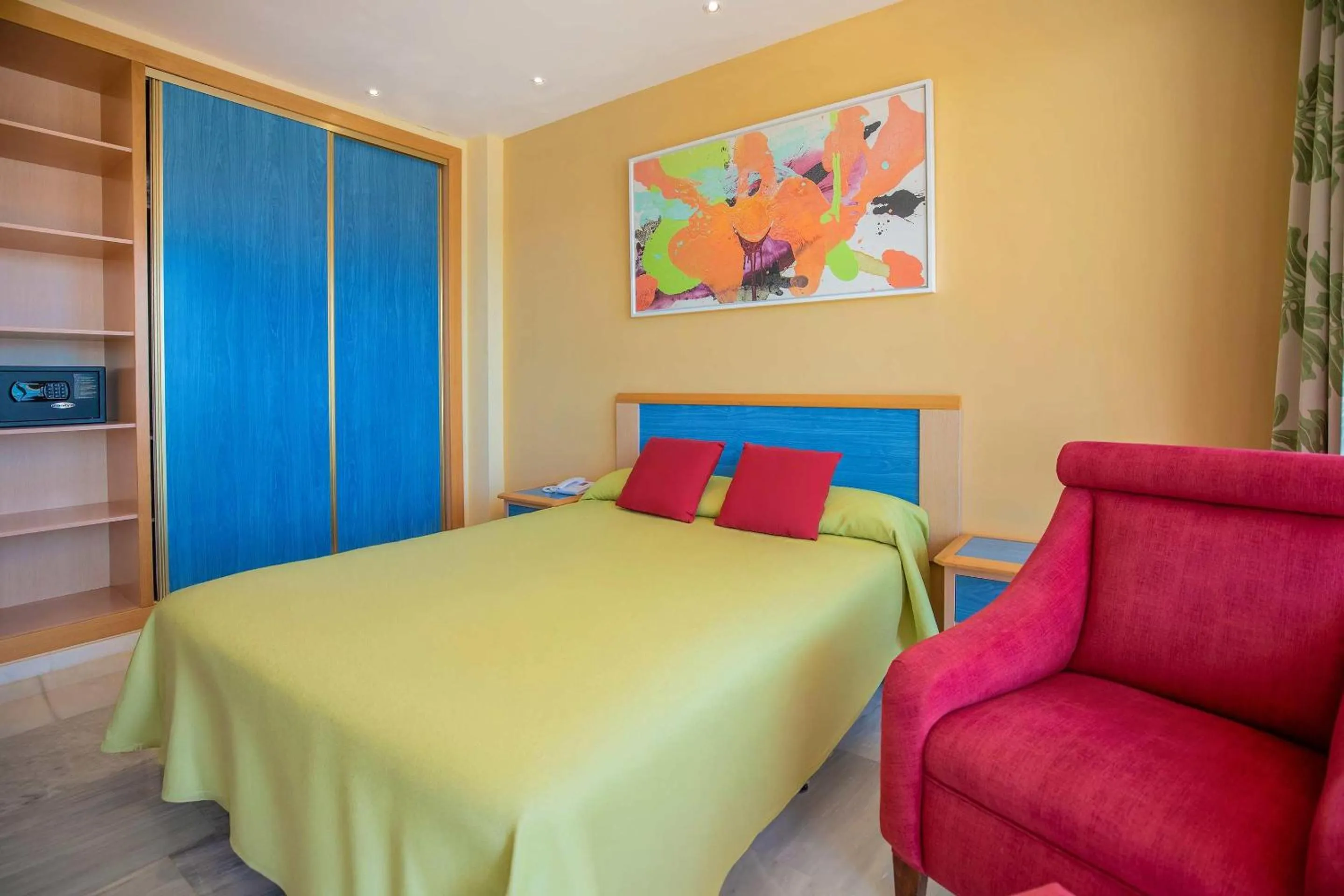 Photo of the whole room, Bed in Hotel Servigroup Galua