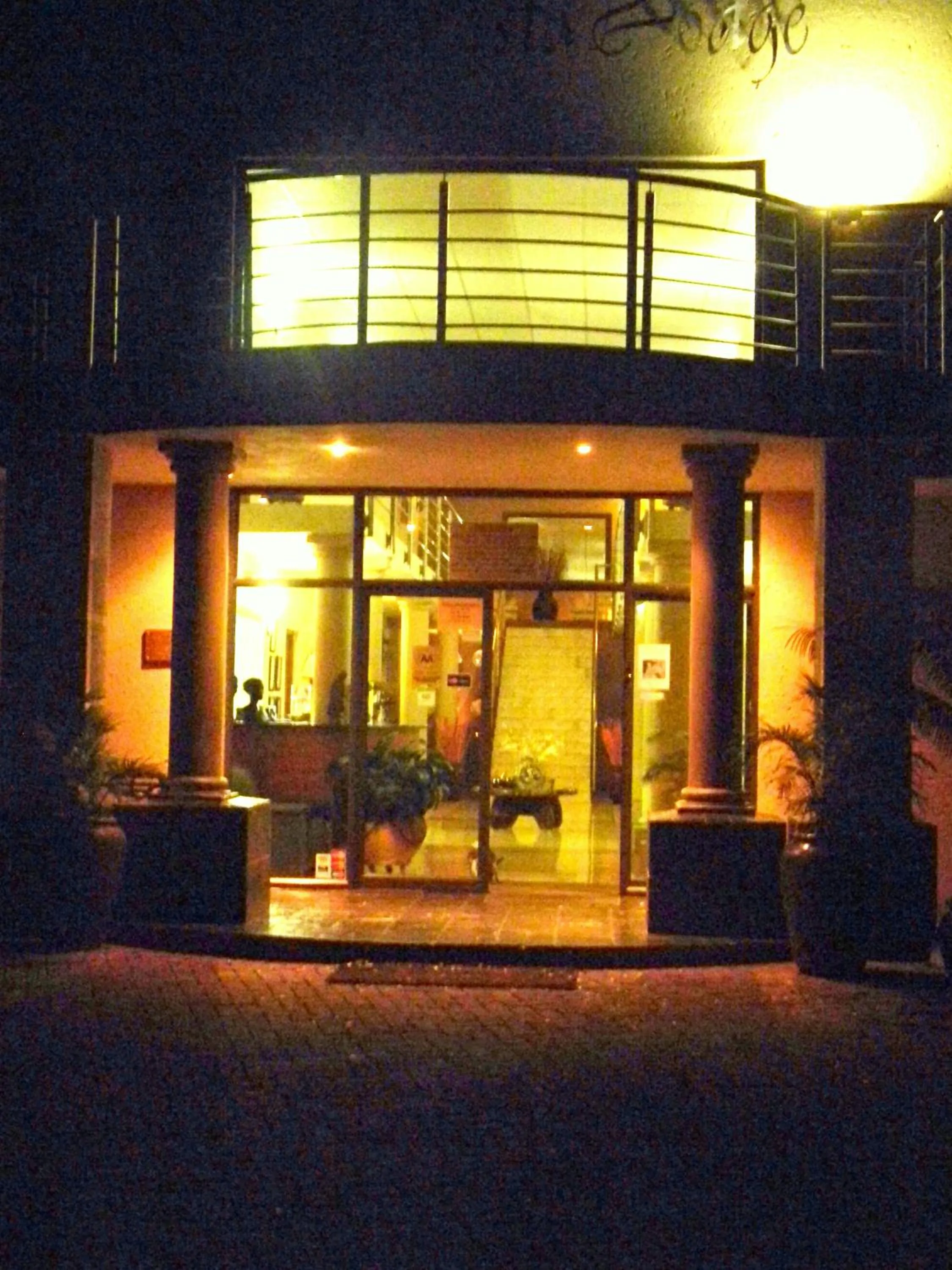 Facade/entrance in Rio Vista Lodge