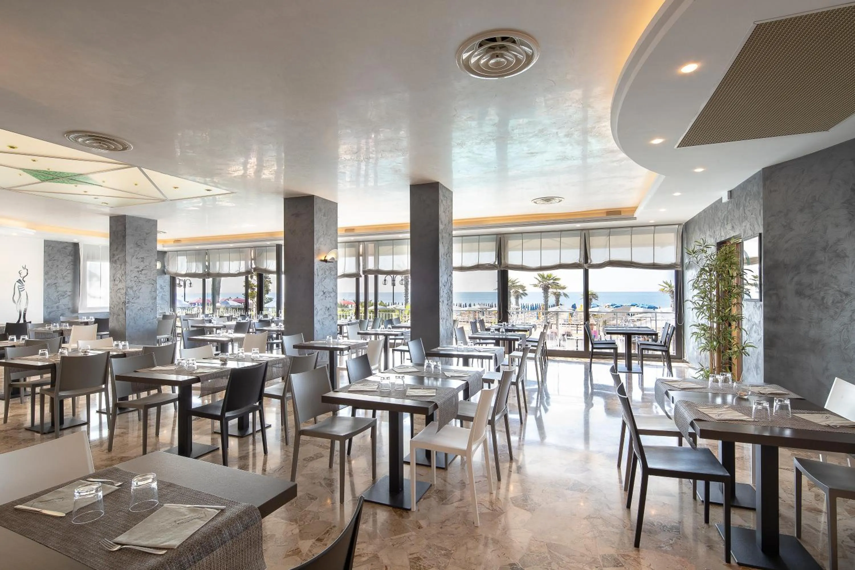 Restaurant/places to eat in Hotel Sayonara