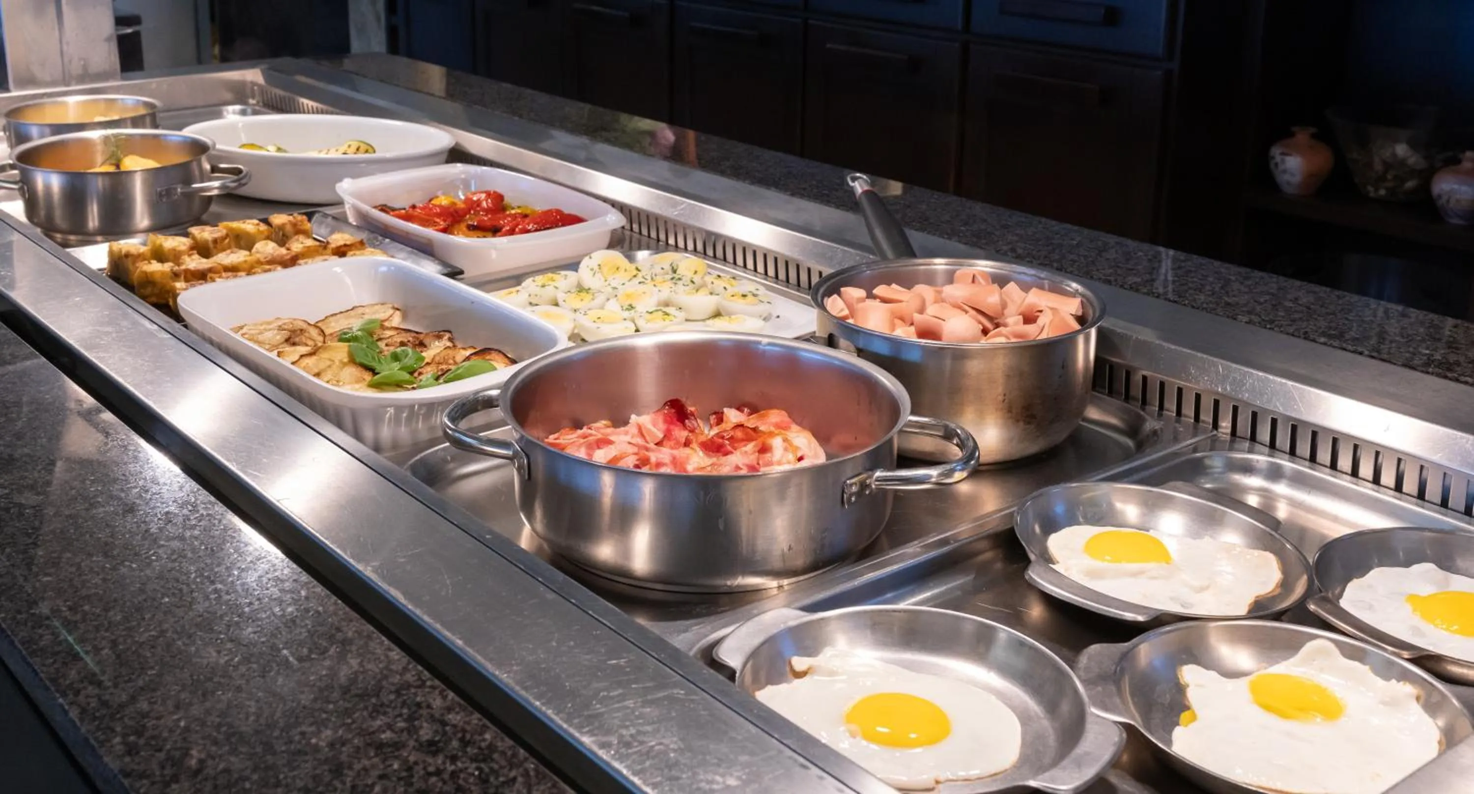 Restaurant/places to eat in Hotel Sayonara