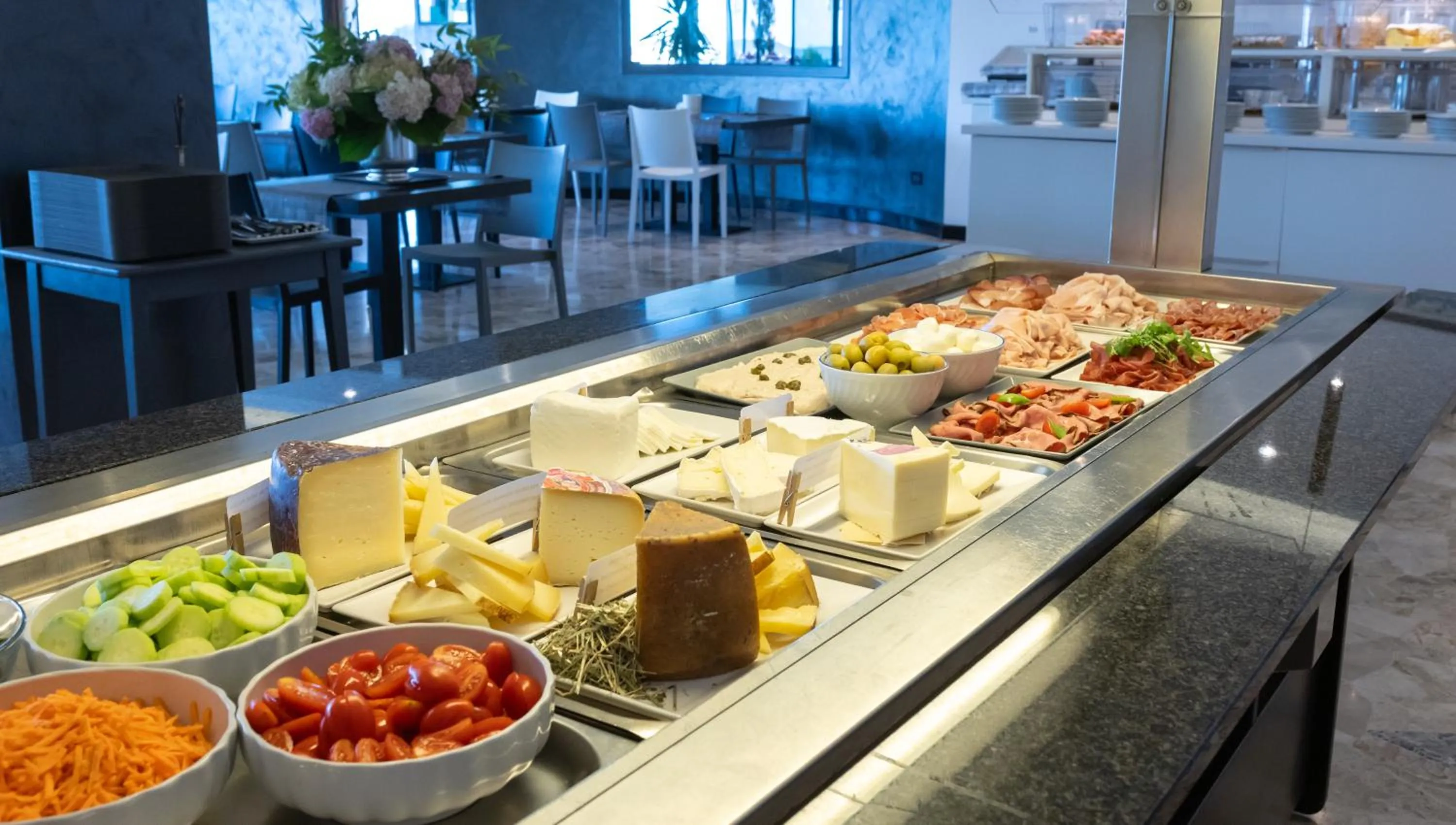 Restaurant/places to eat in Hotel Sayonara