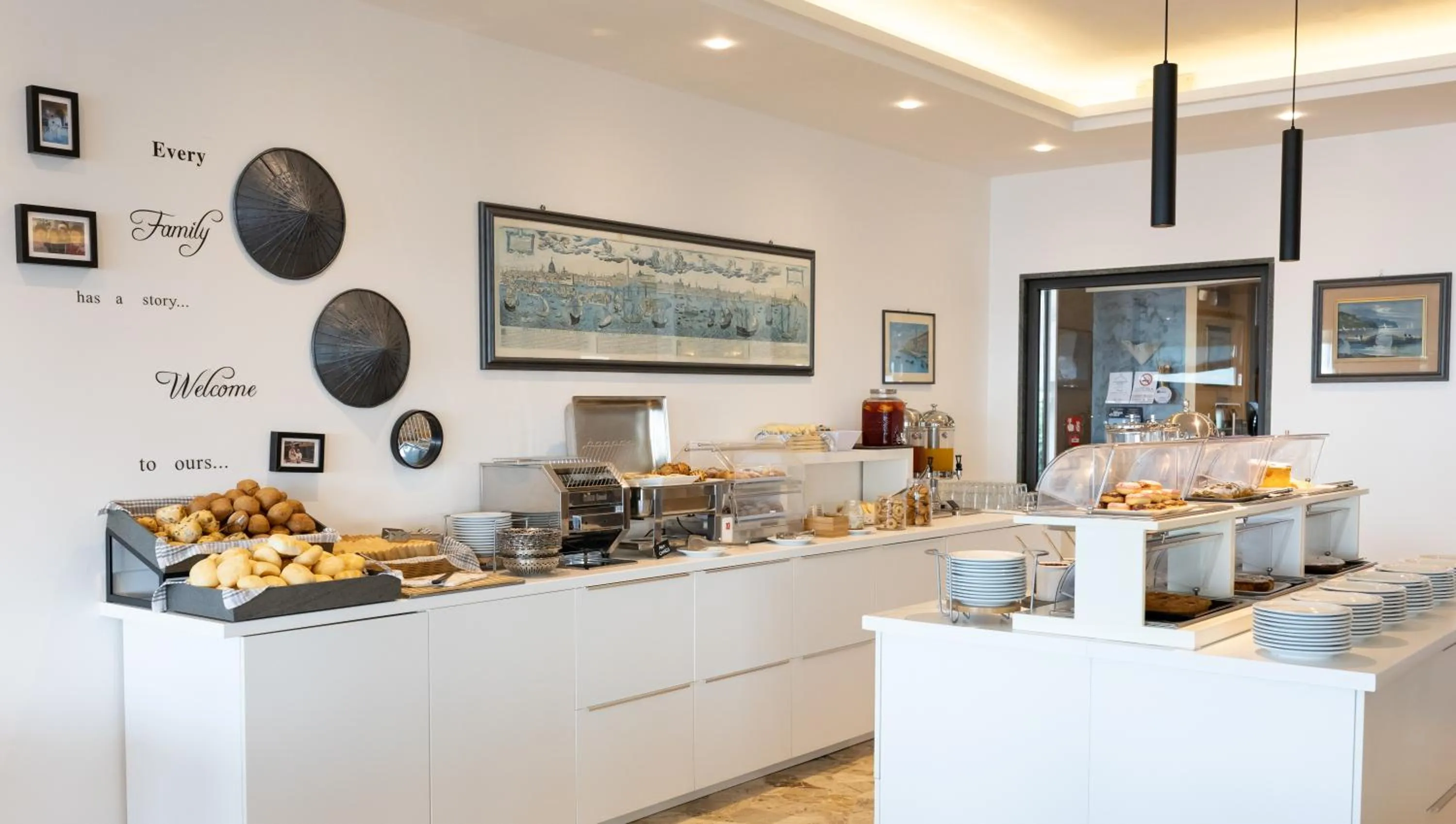 Restaurant/places to eat in Hotel Sayonara