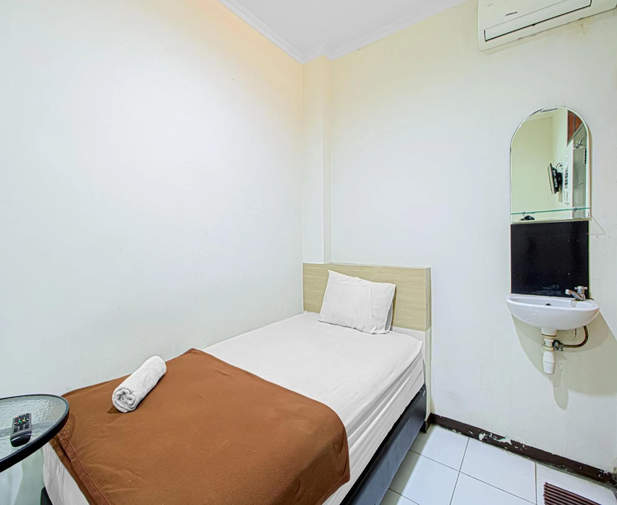 Bedroom, Bed in Bantal Guling Alun Alun Bandung