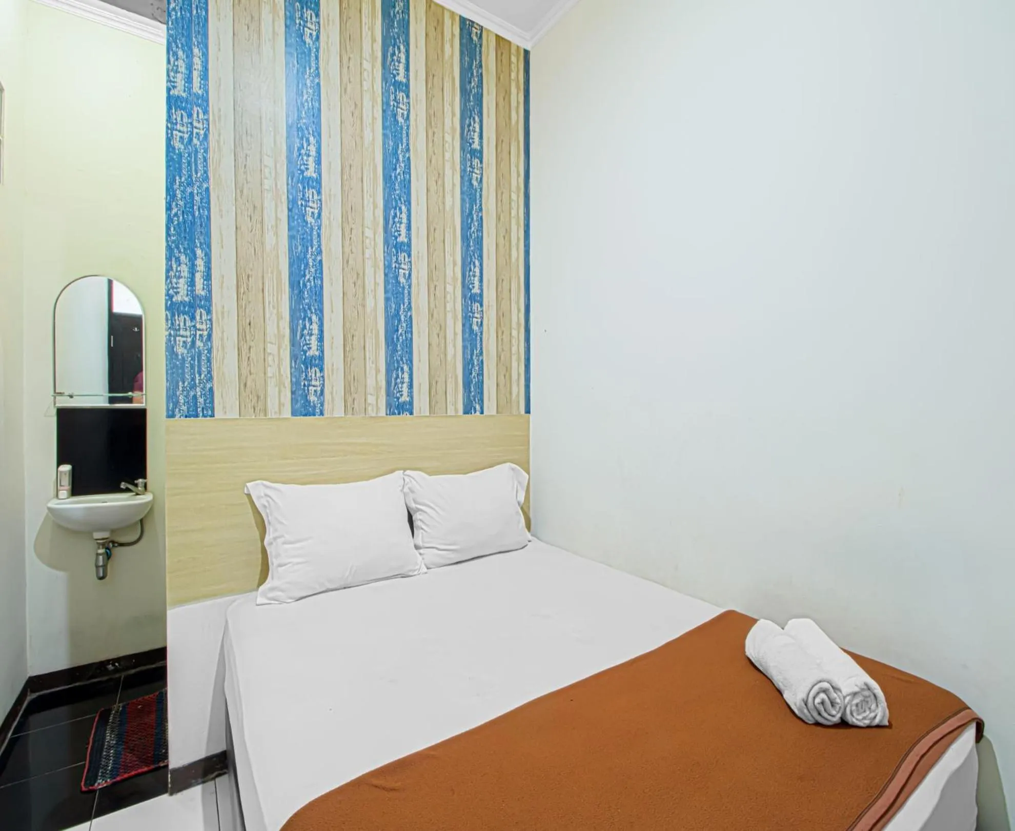 Bedroom, Bed in Bantal Guling Alun Alun Bandung