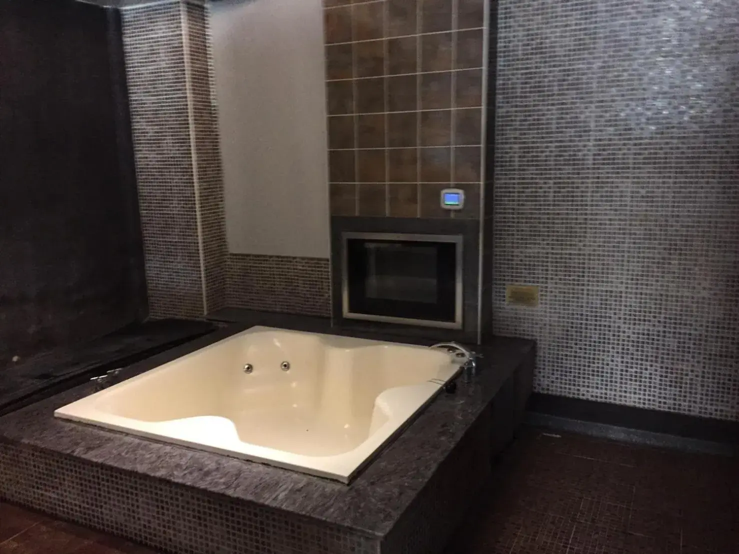 Economy Double Room with Private Parking in Chateau Motel & Spa Economy Double Room with Private Parking in Chateau Motel & Spa