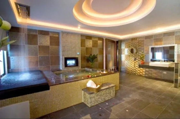 Shower in Chateau Motel & Spa