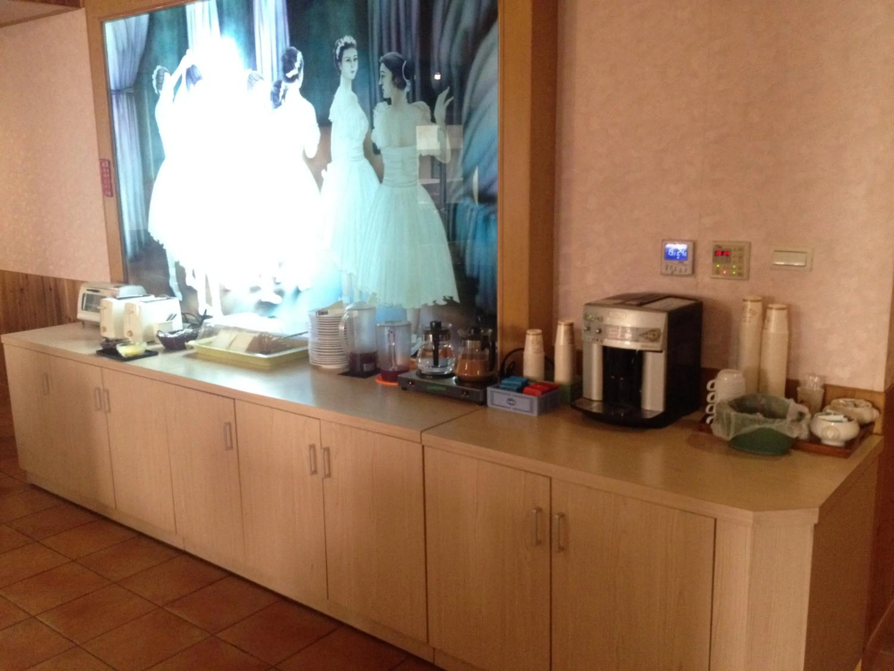 Restaurant/places to eat in Chateau Motel & Spa