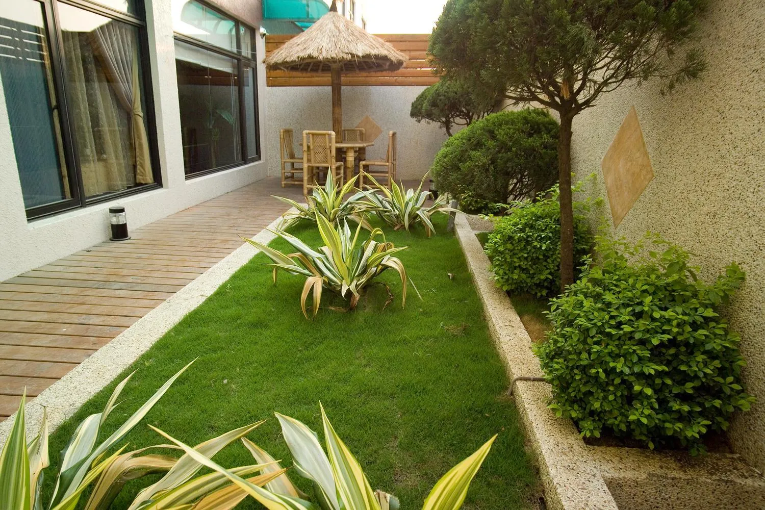 Patio in Chateau Motel & Spa