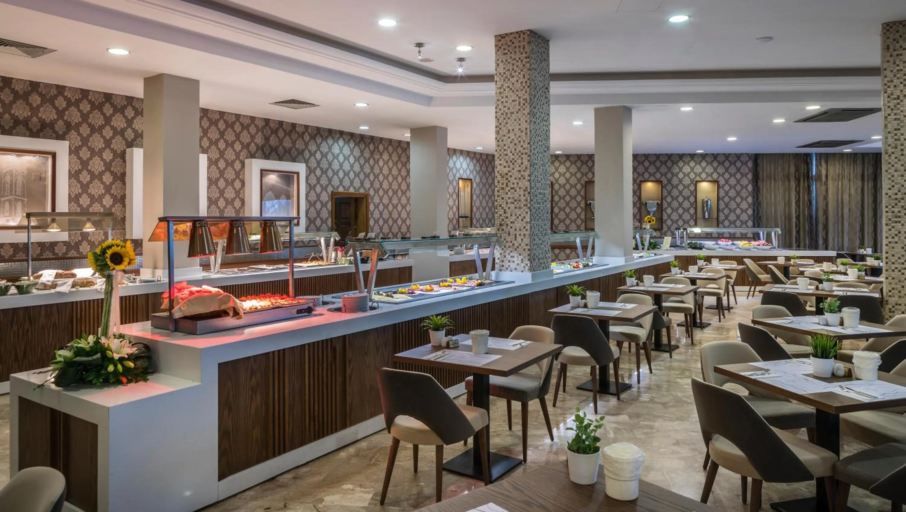 Restaurant/places to eat in Pavlo Napa Beach Hotel