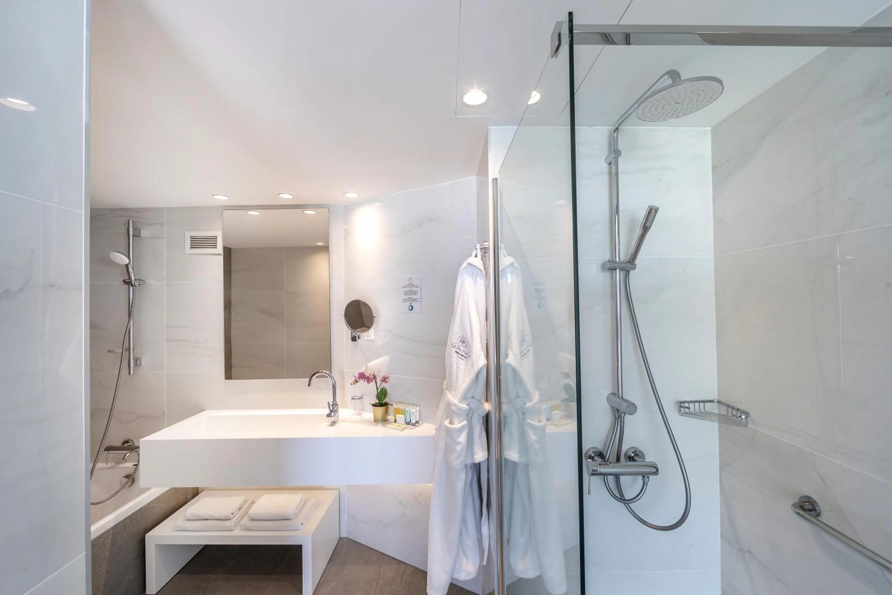 Shower in Pavlo Napa Beach Hotel