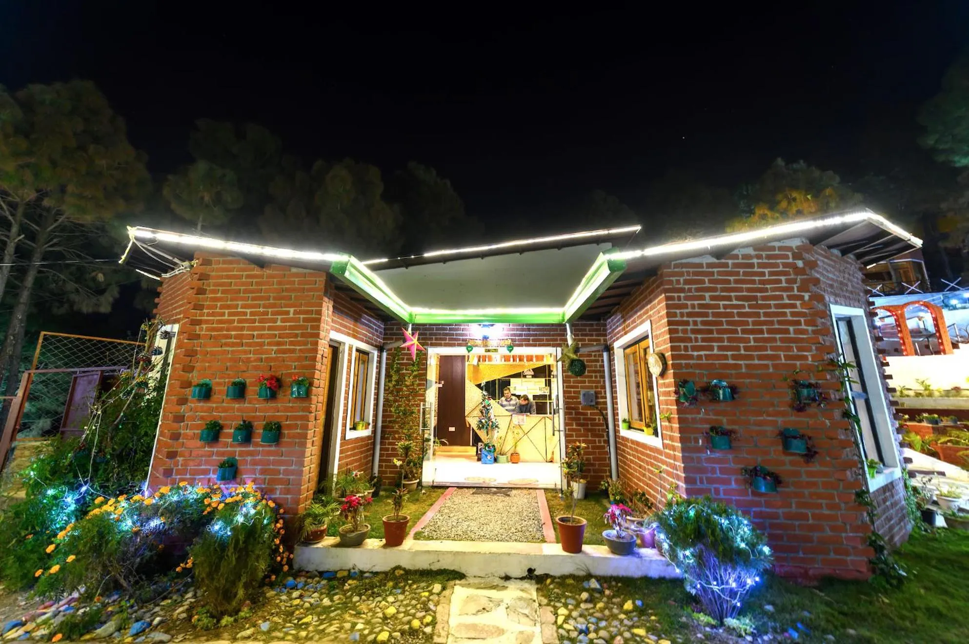 Facade/entrance in Zone Connect by The Park, Lansdowne