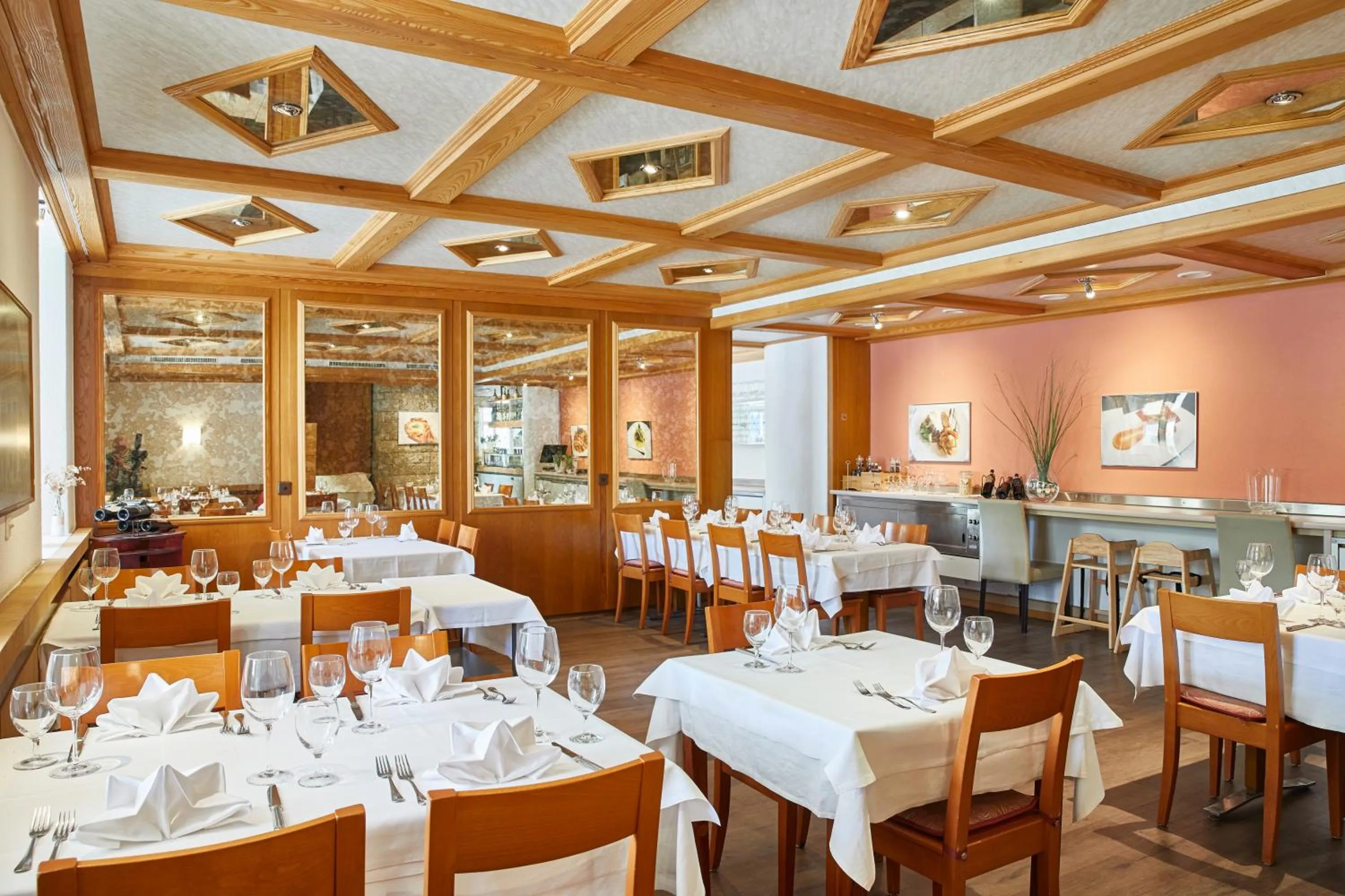 Restaurant/places to eat in Hotel Rotes Haus